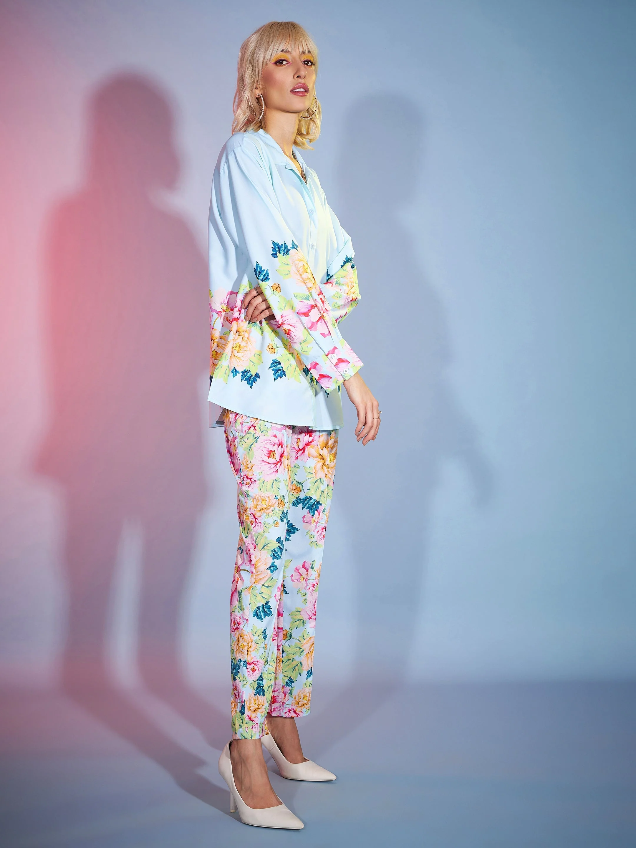 Women Turquoise Floral Oversized Shirt With Tapered Pants - Image 3