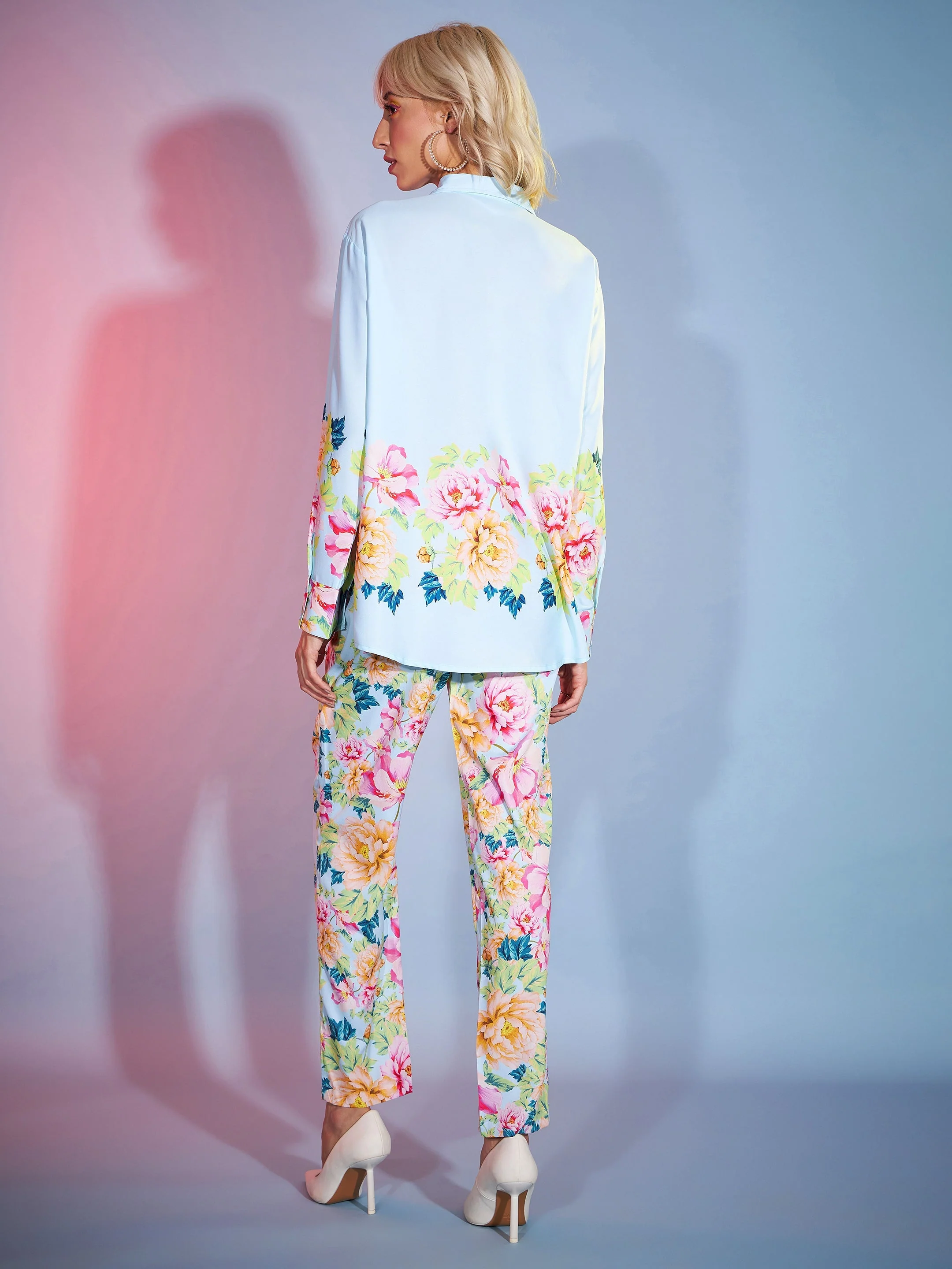 Women Turquoise Floral Oversized Shirt With Tapered Pants - Image 6