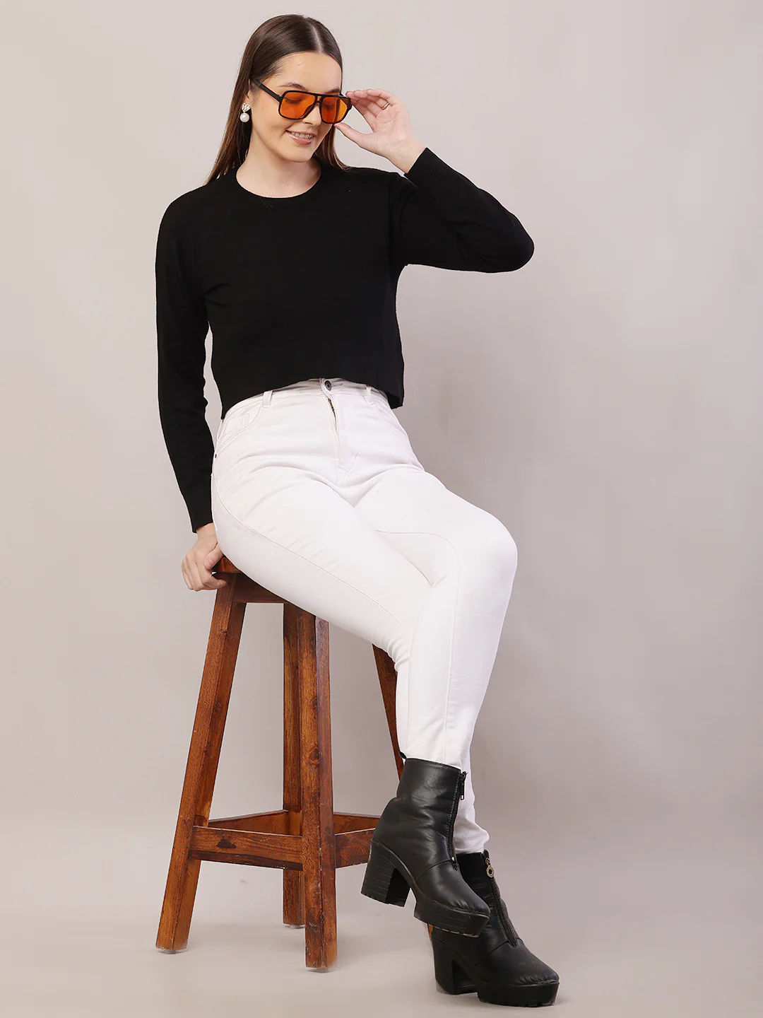 Women V-Neck Crop Black Sweater - Image 3
