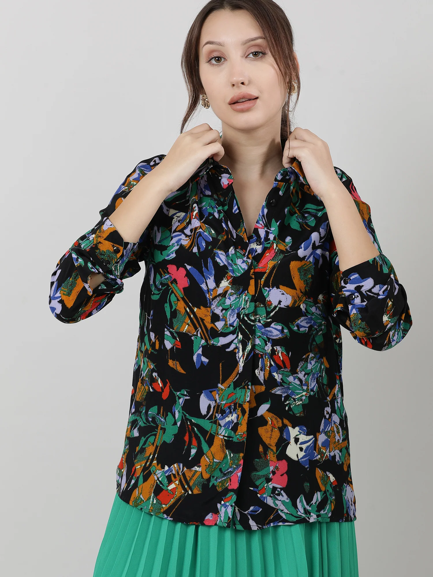 Women Viscose Black Printed Shirt - Image 4
