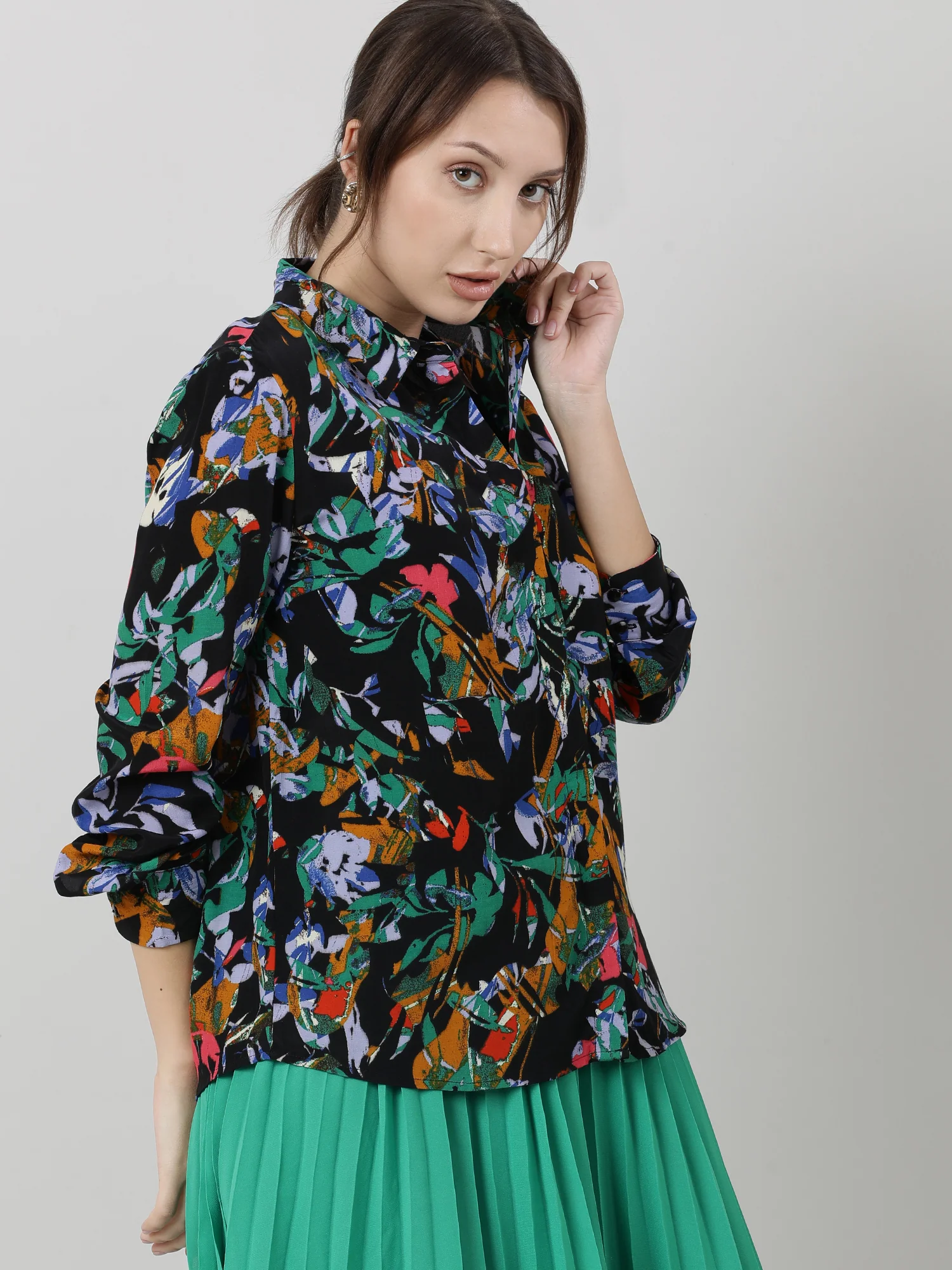 Women Viscose Black Printed Shirt - Image 7