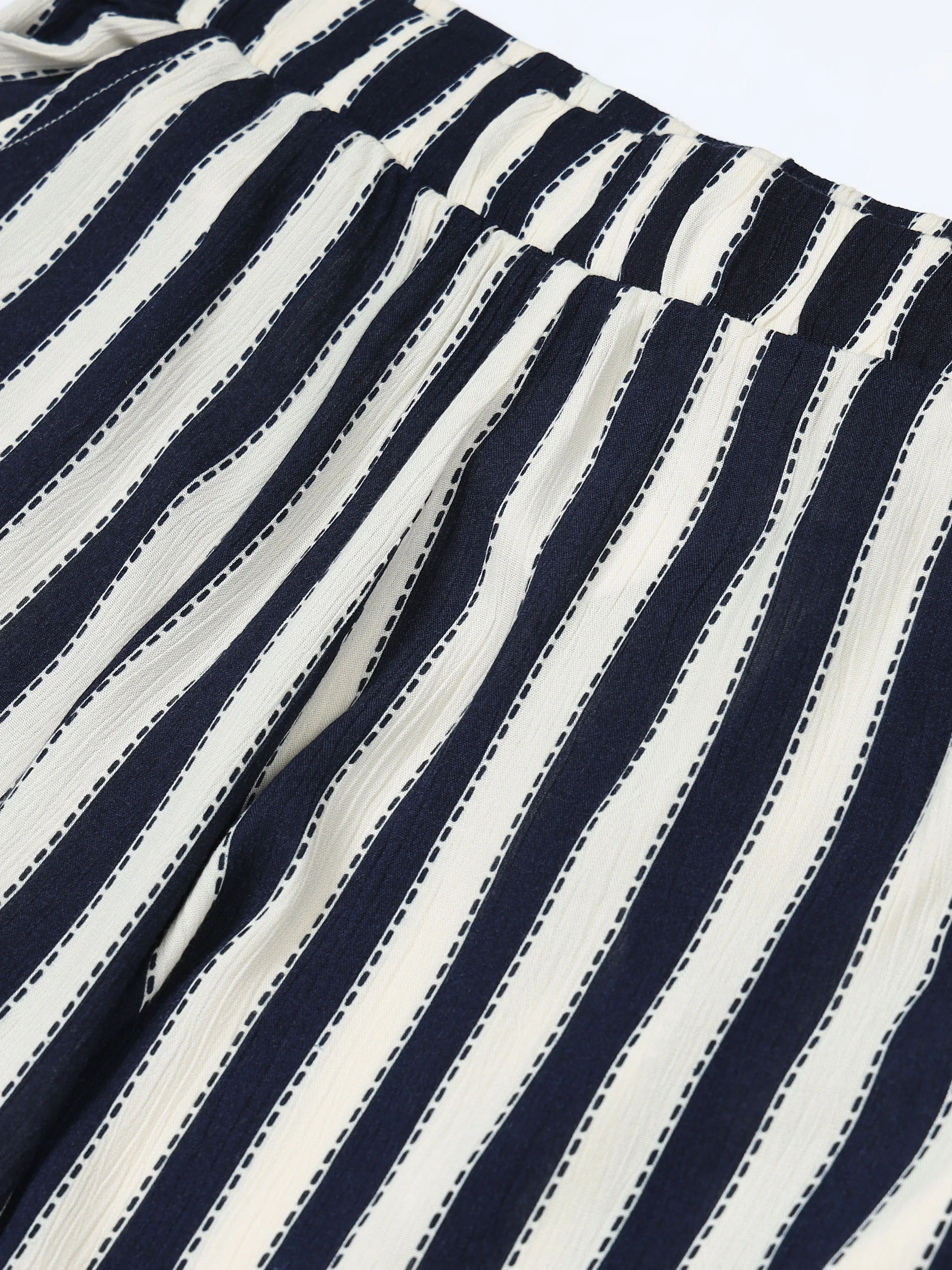 Women Viscose Navy Chic Pants - Image 4