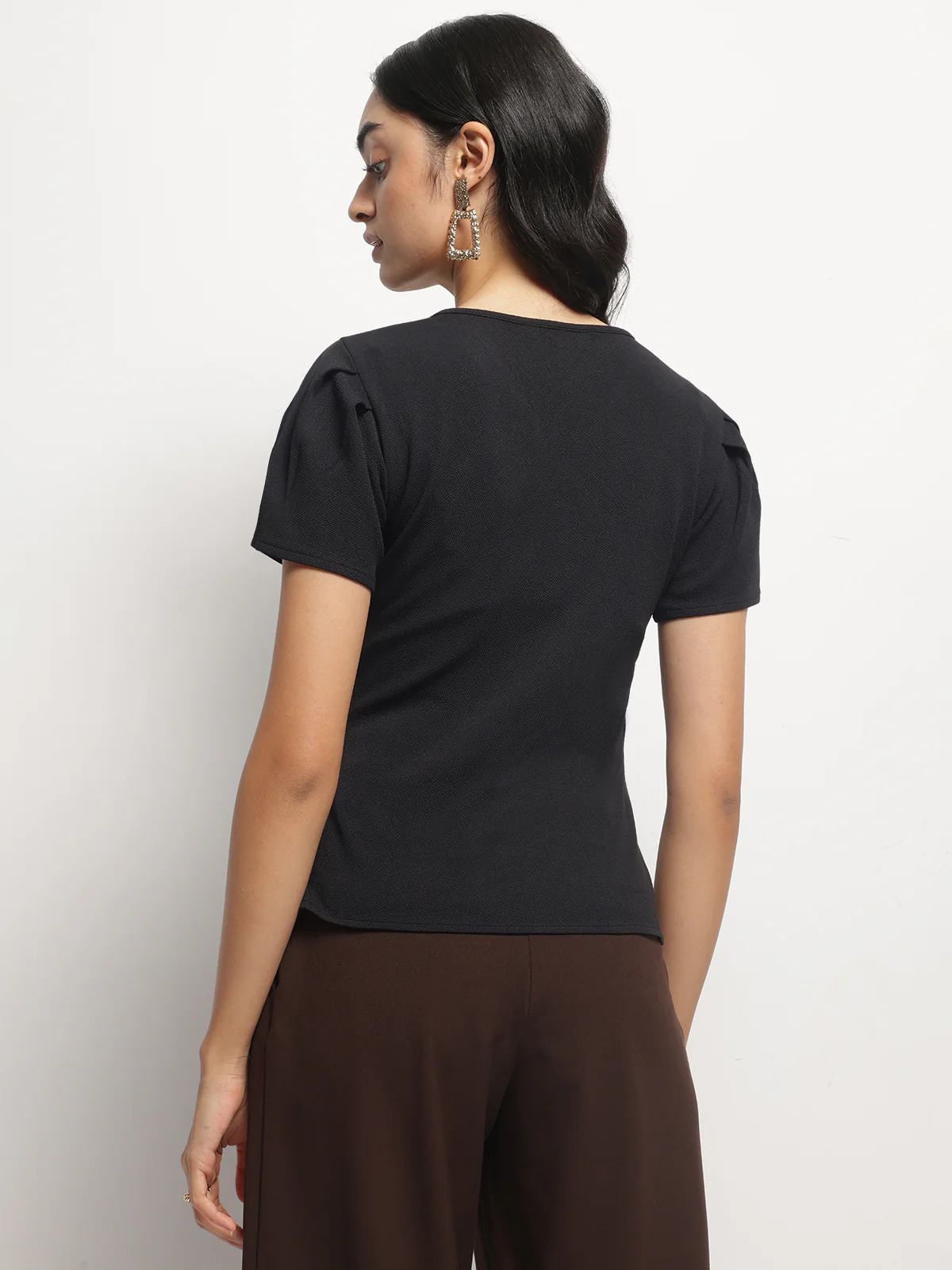 Women Waist Pleated and Asymmetrical Hem Fitted Shirt Sleeves Top - Image 2