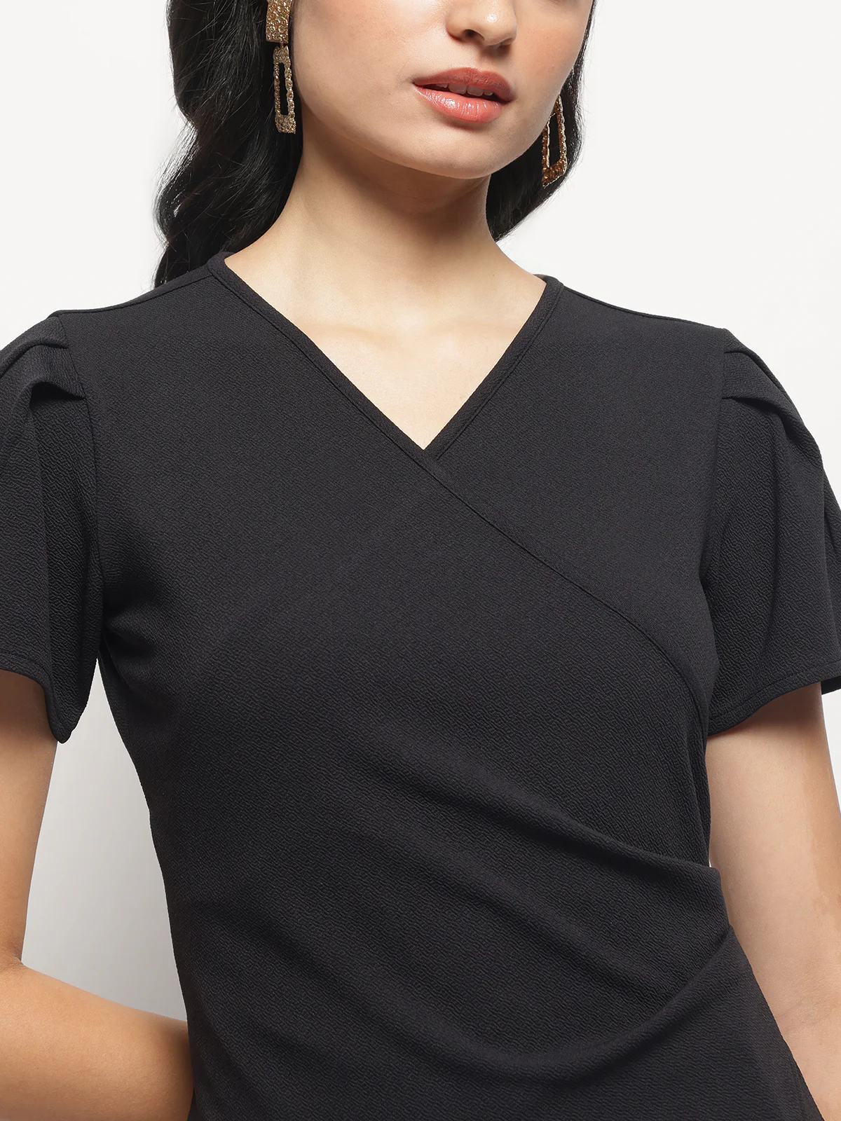 Women Waist Pleated and Asymmetrical Hem Fitted Shirt Sleeves Top - Image 6