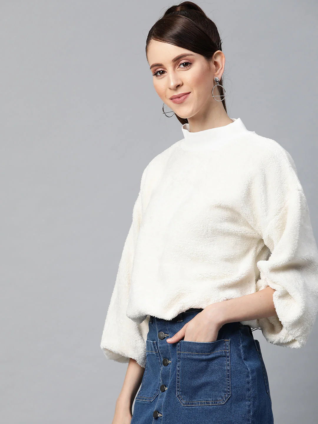 Women White Balloon Sleeve Faux Fur Sweatshirt - Image 2