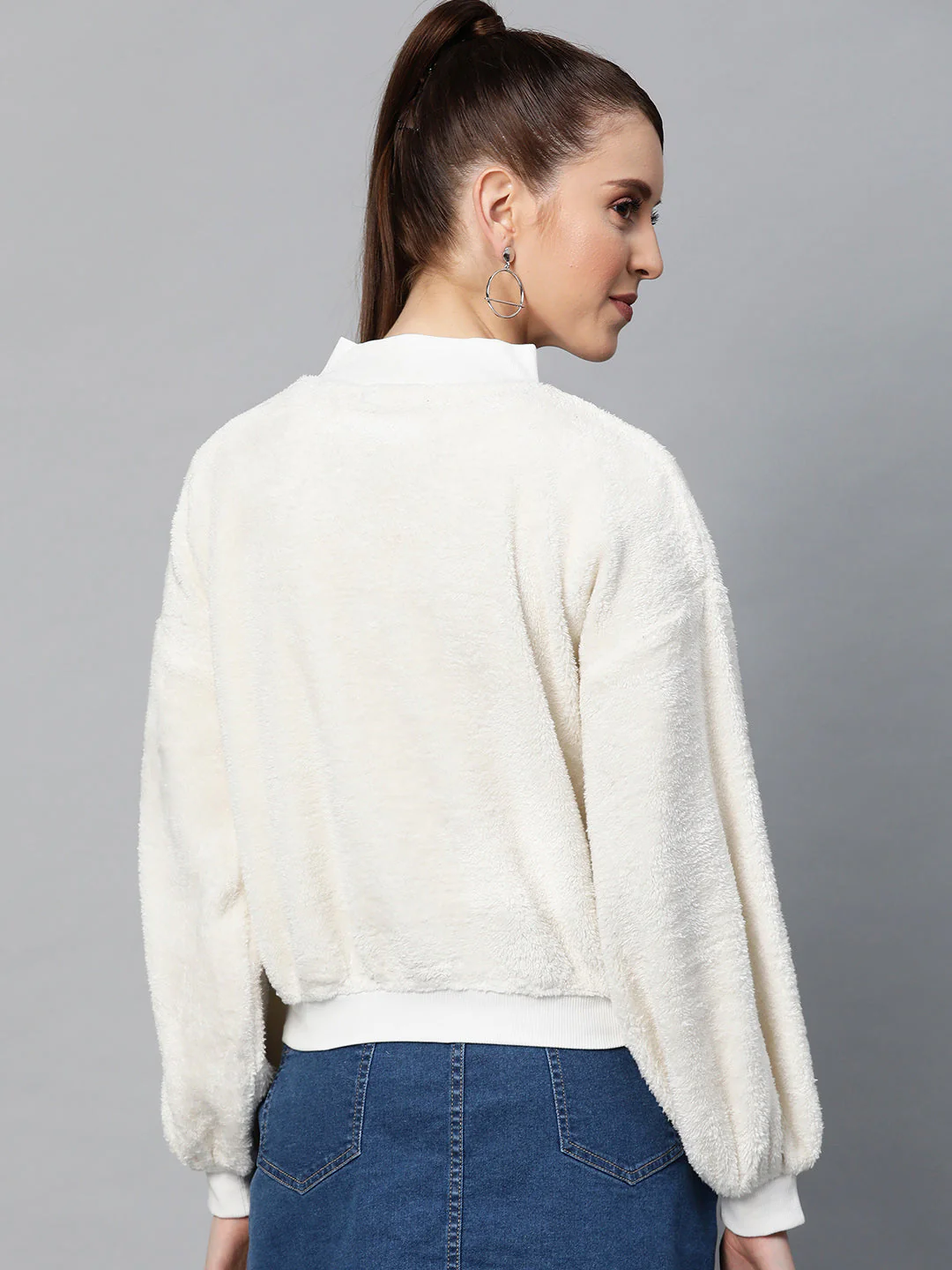 Women White Balloon Sleeve Faux Fur Sweatshirt - Image 3