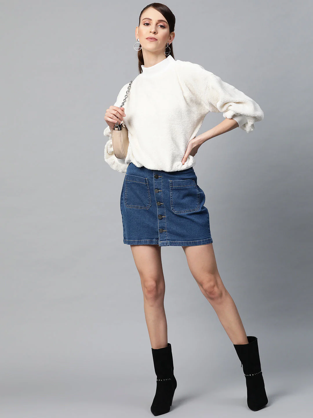 Women White Balloon Sleeve Faux Fur Sweatshirt - Image 4