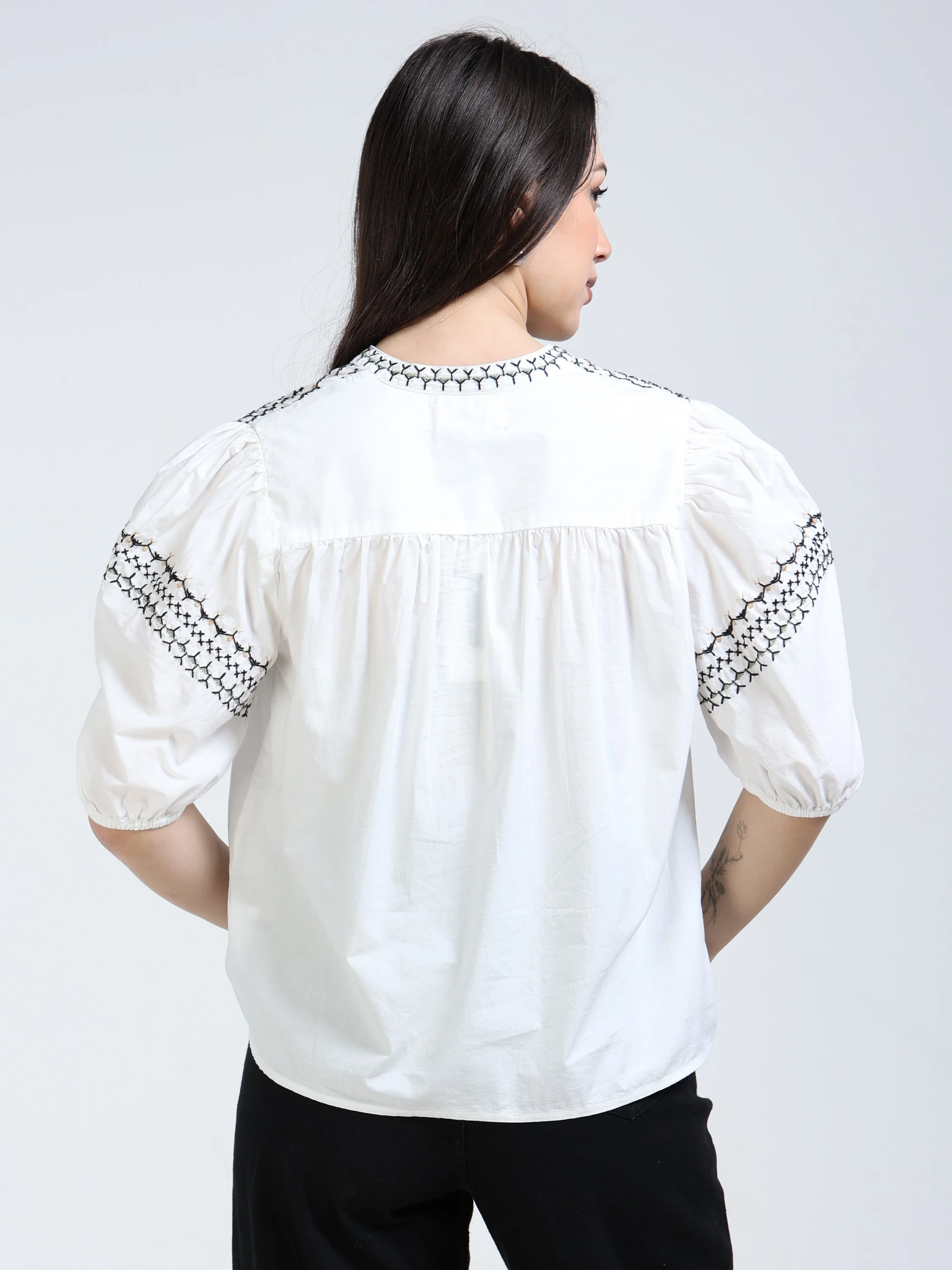 Women White Embroidery Top - Image 4