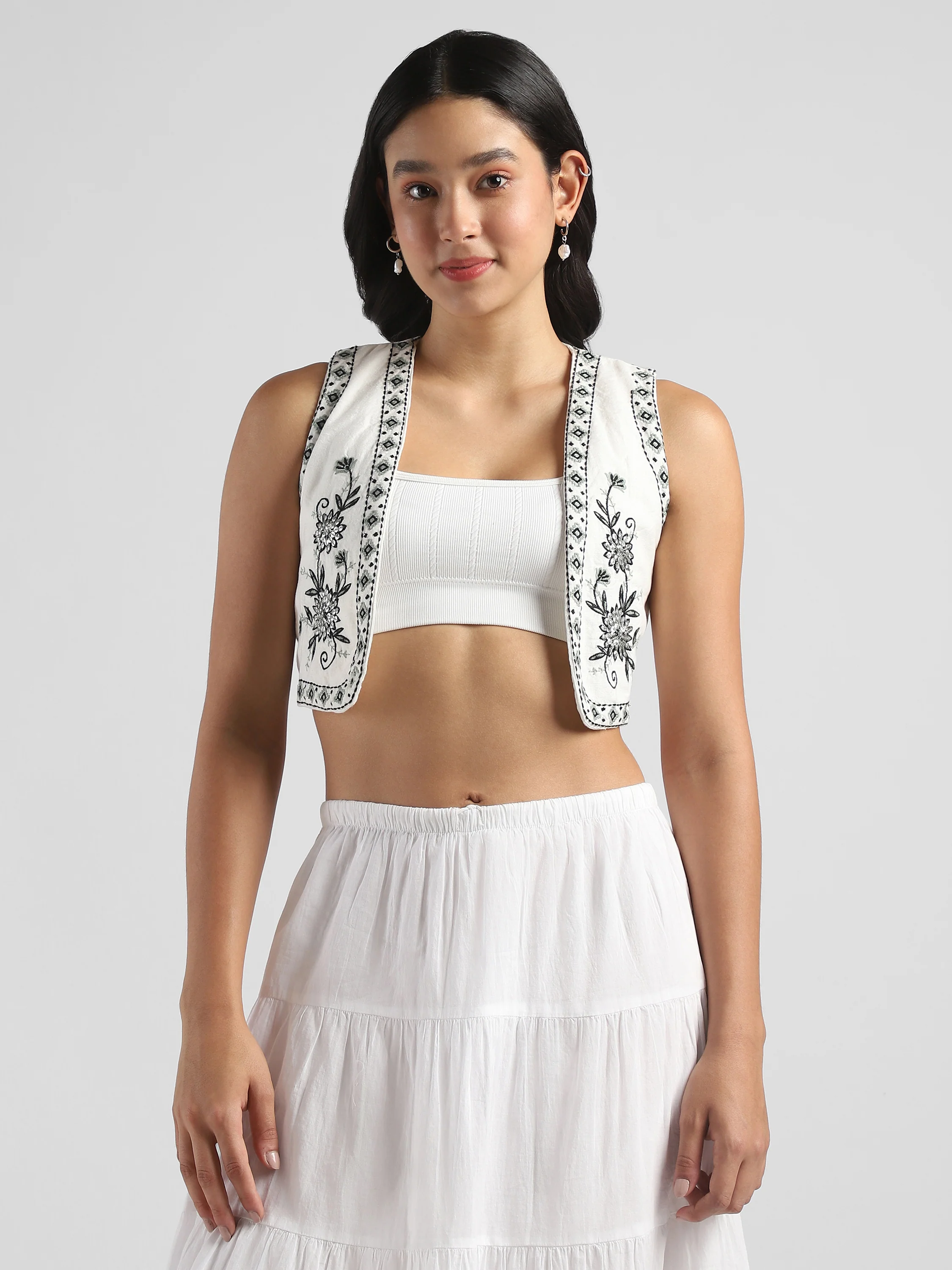 Women White & Black Printed Embroidered Short Jacket - Image 3