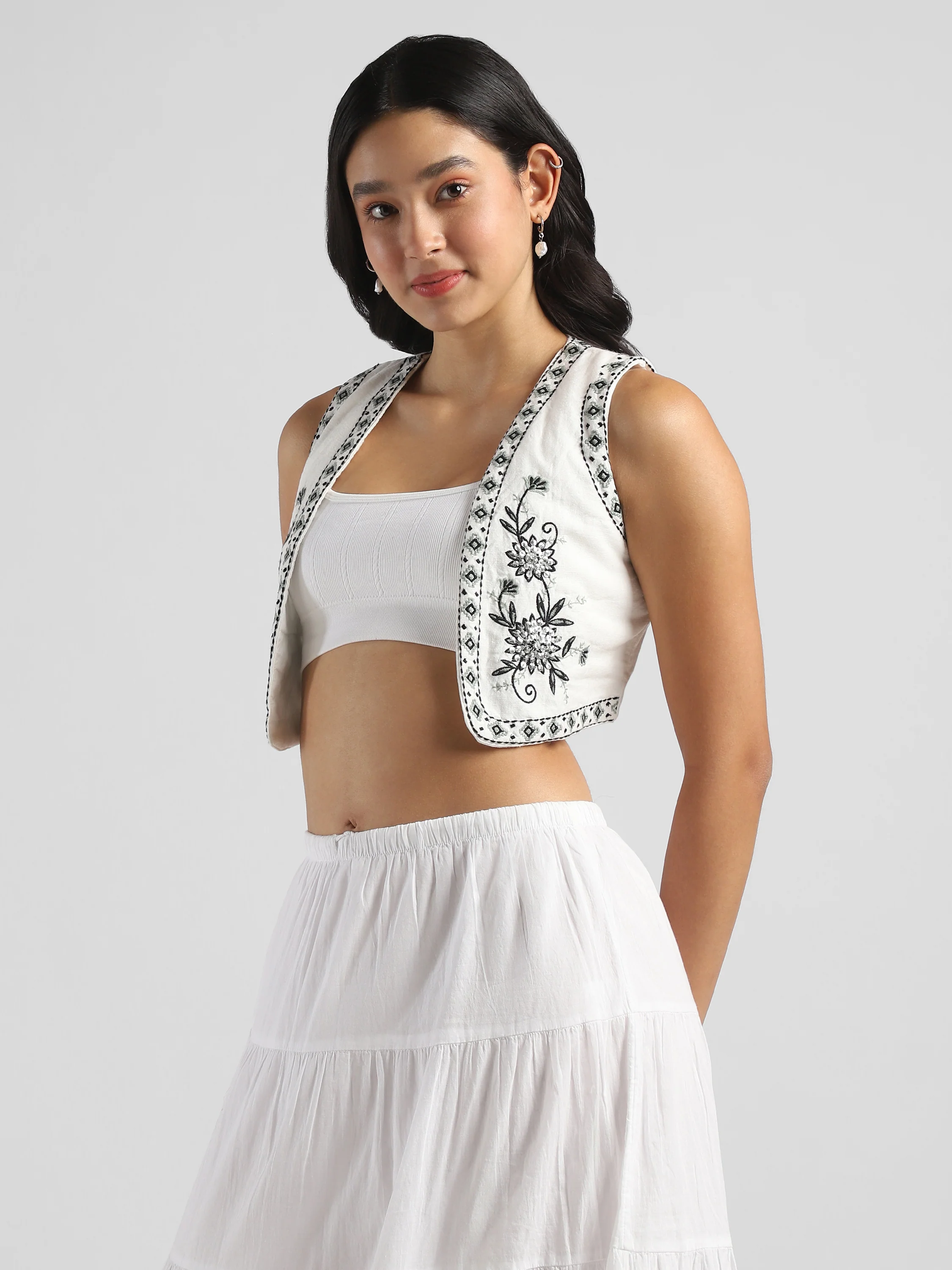 Women White & Black Printed Embroidered Short Jacket - Image 4