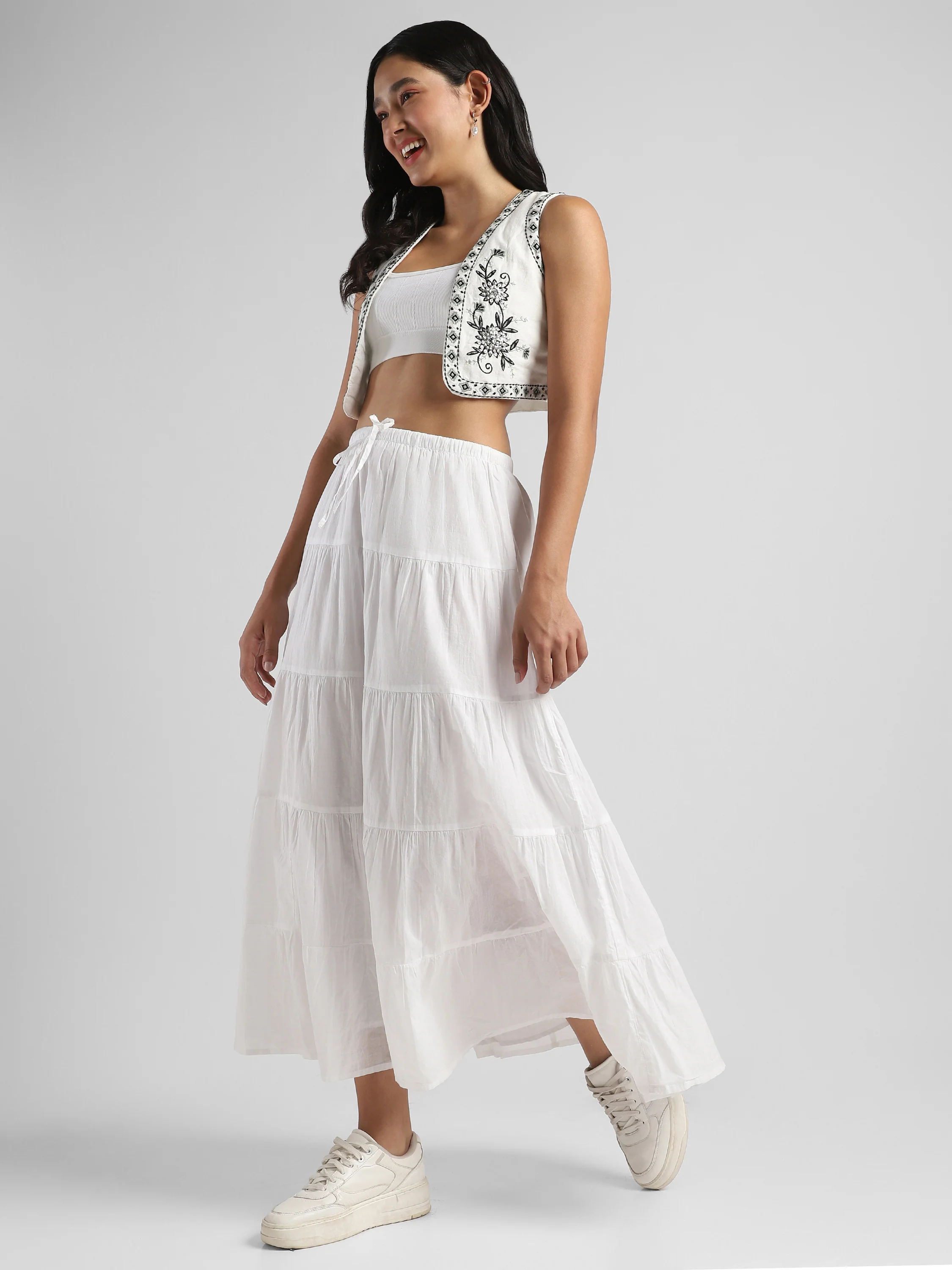 Women White & Black Printed Embroidered Short Jacket - Image 6
