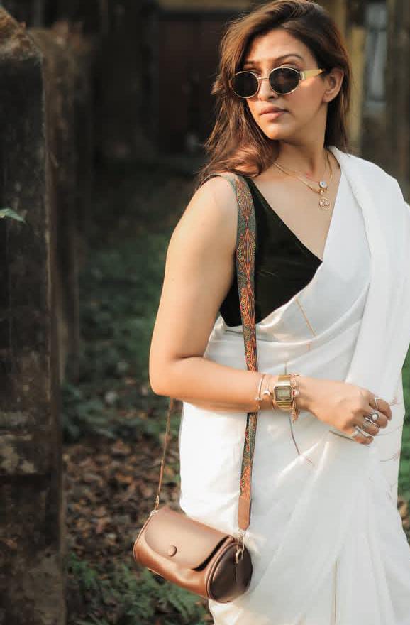 Women White Cotton Check Pallu Saree