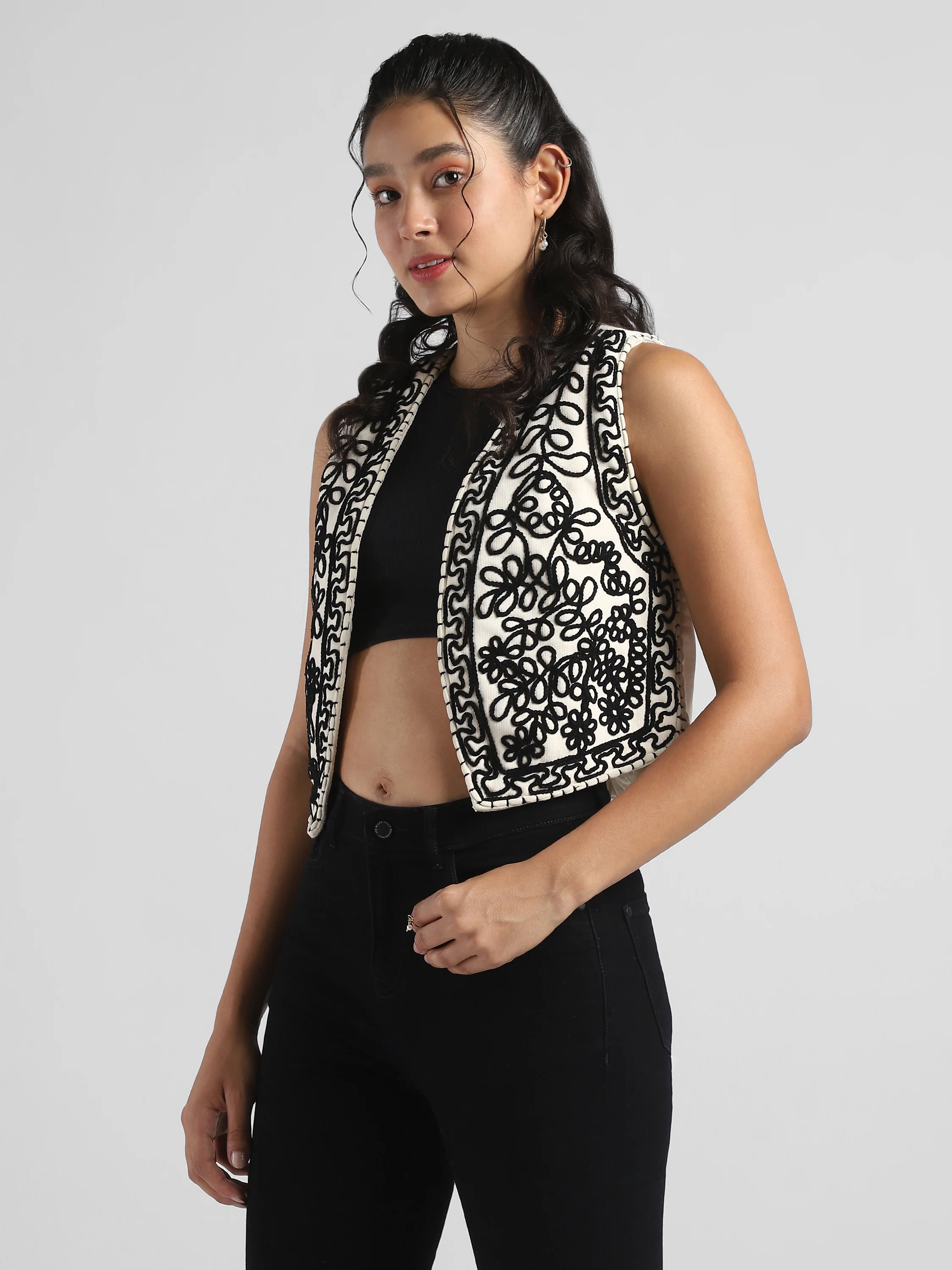 Women White Embroidered Vest Jacket - Image 6