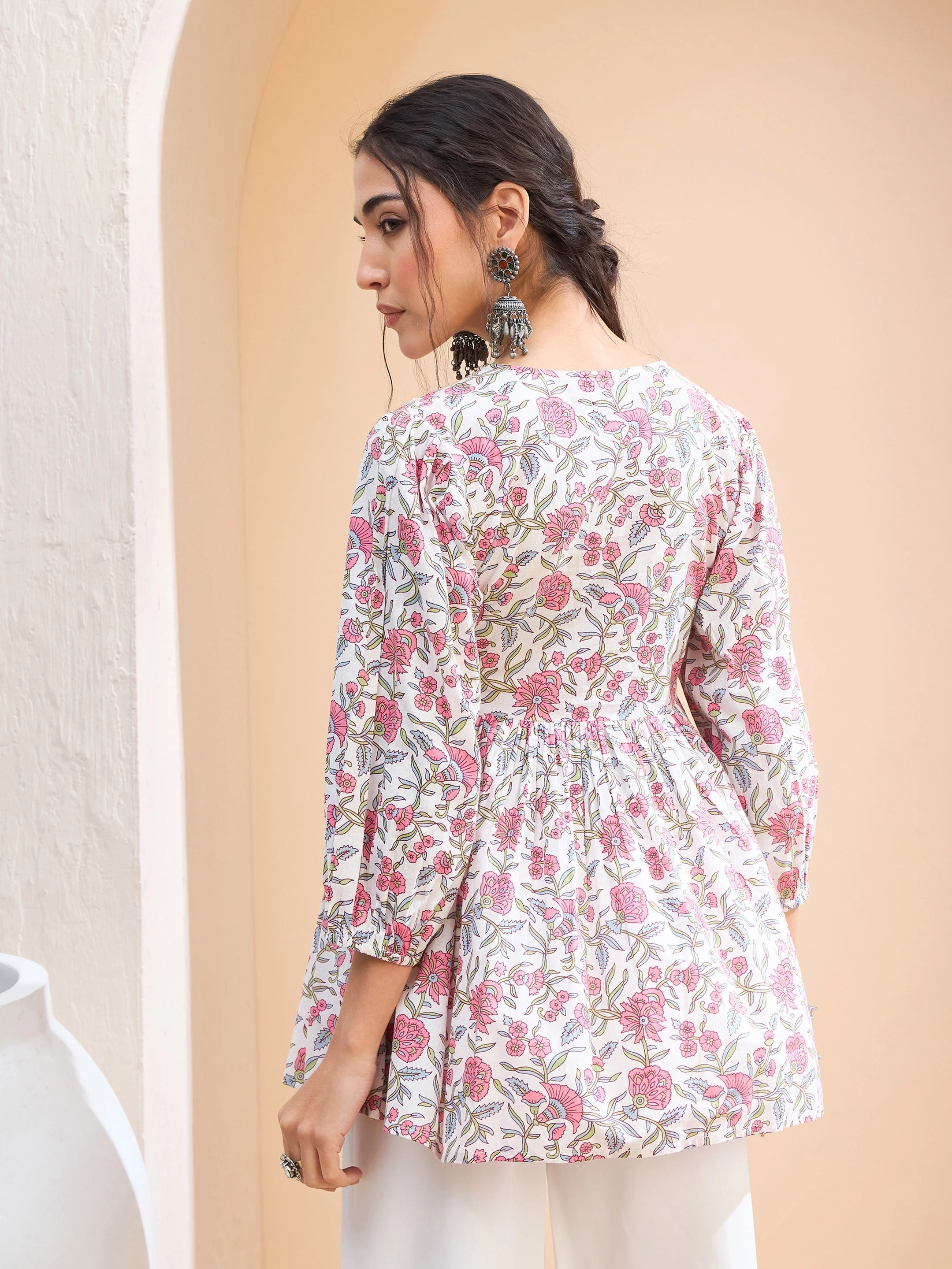 Women White Floral Buttonned Lace Neck Gathered Kurti - Image 5