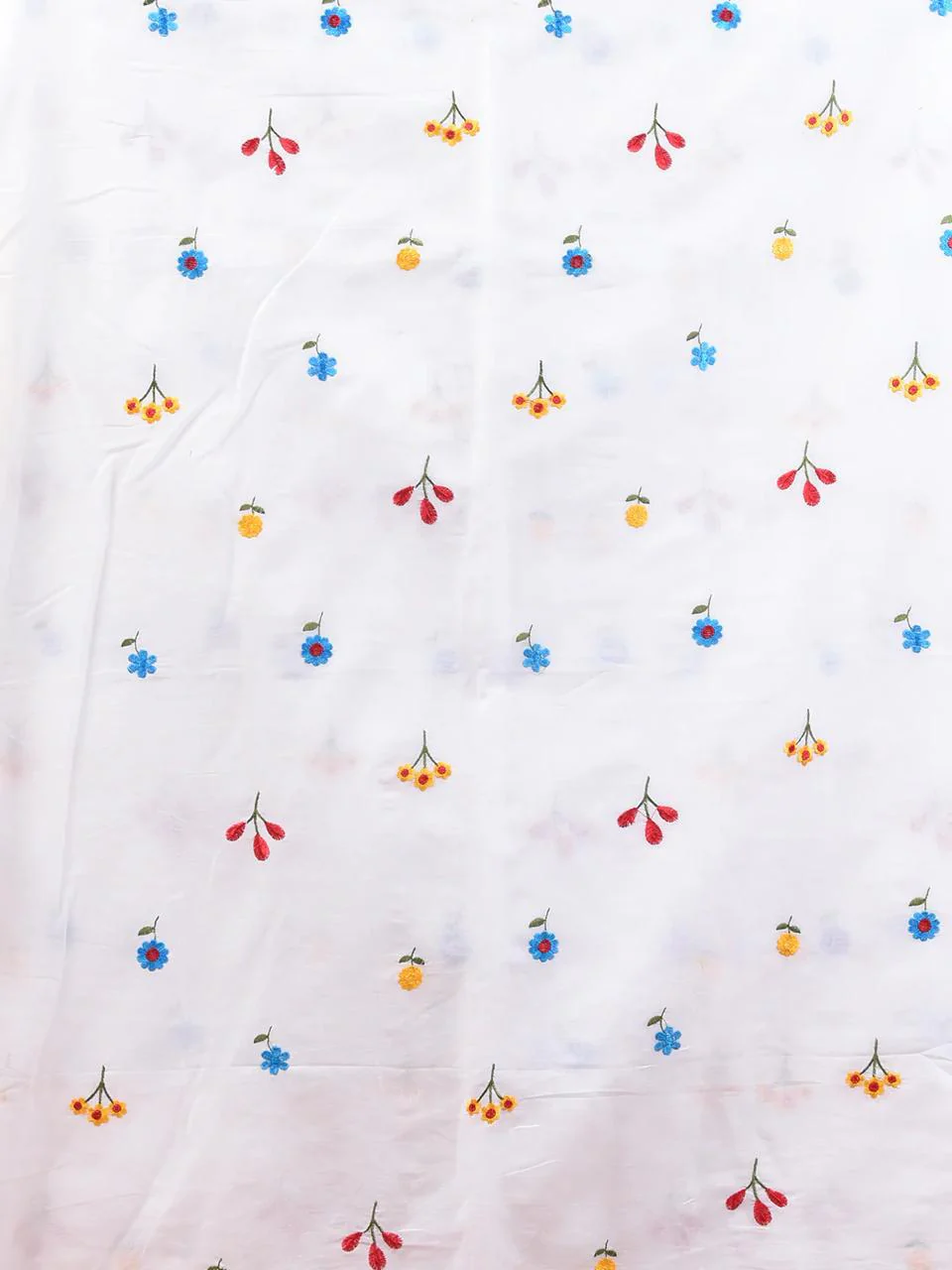 Women White Floral Cotton Saree - Image 3