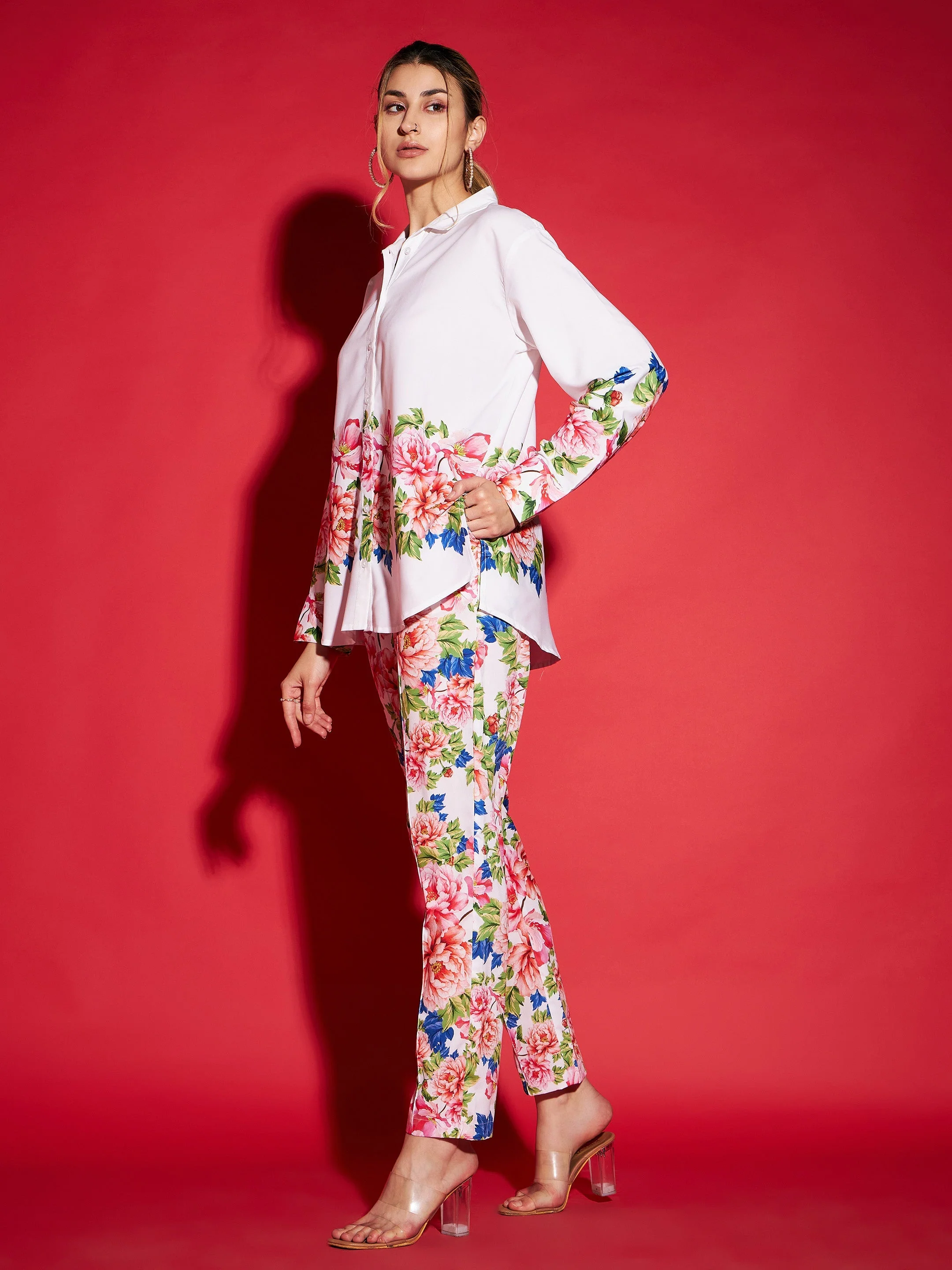 Women White Floral Oversized Shirt With Tapered Pants - Image 3
