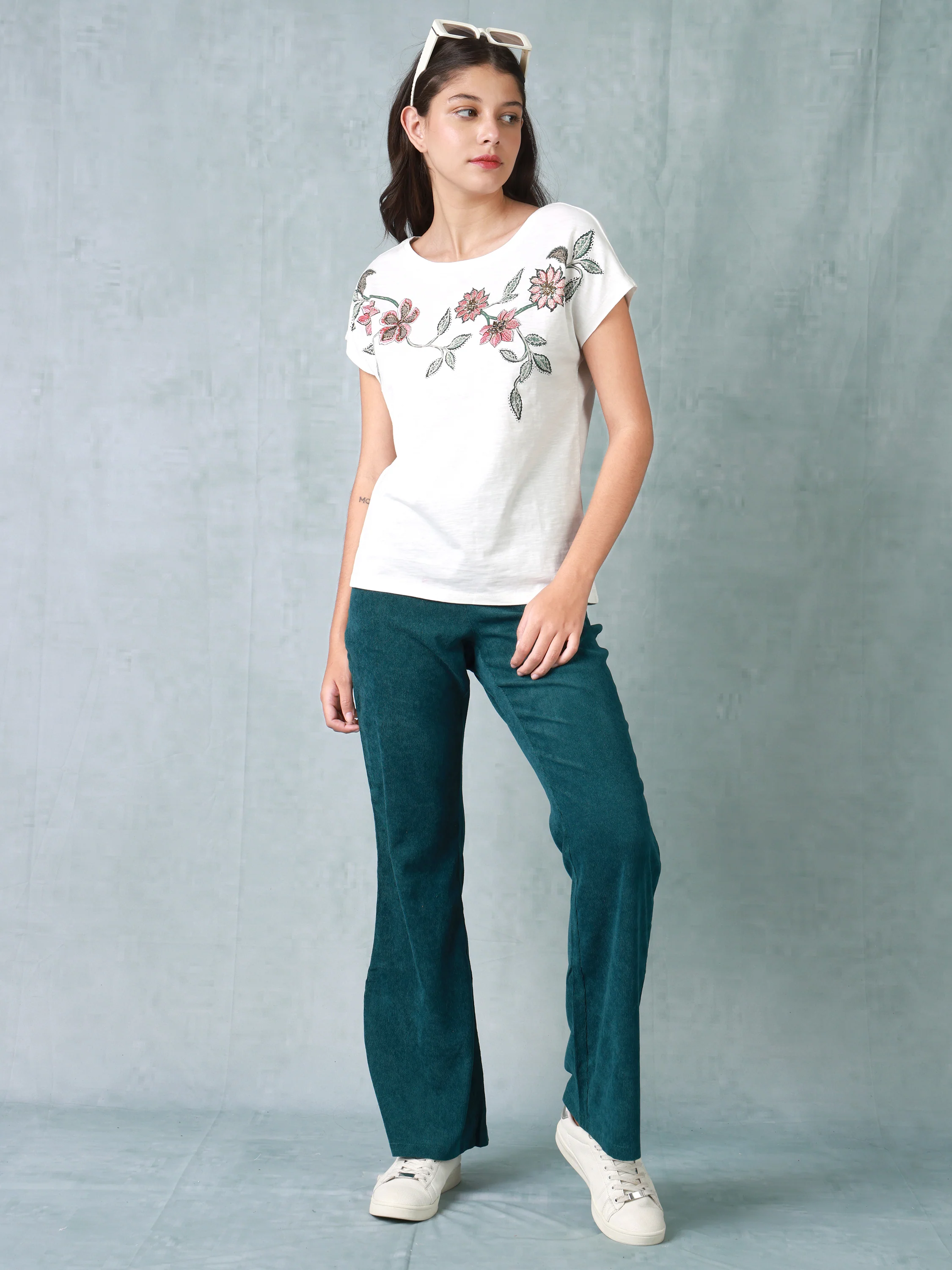 Women White Floral Printed Organic Cotton T-shirt - Image 2