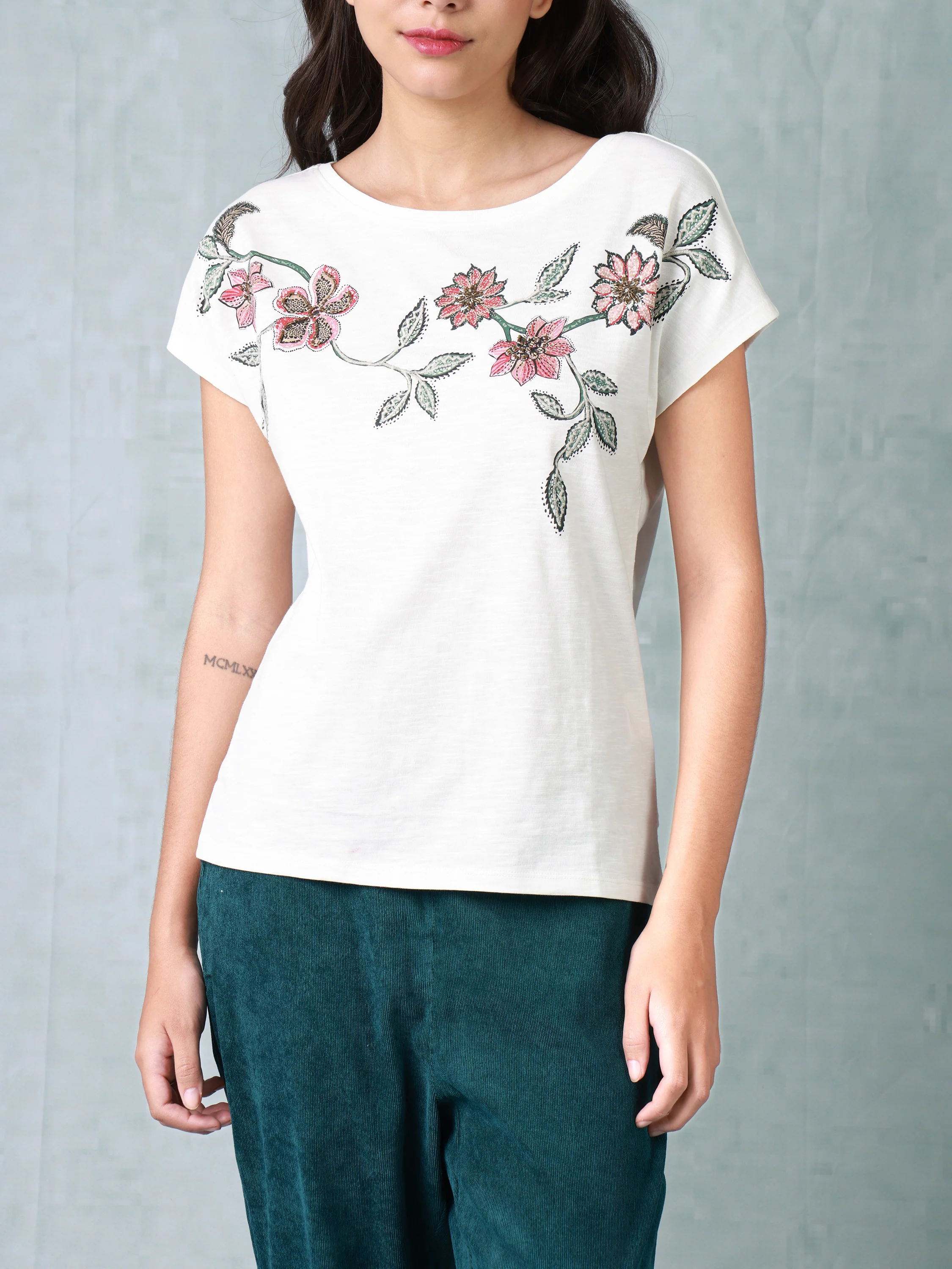 Women White Floral Printed Organic Cotton T-shirt - Image 5