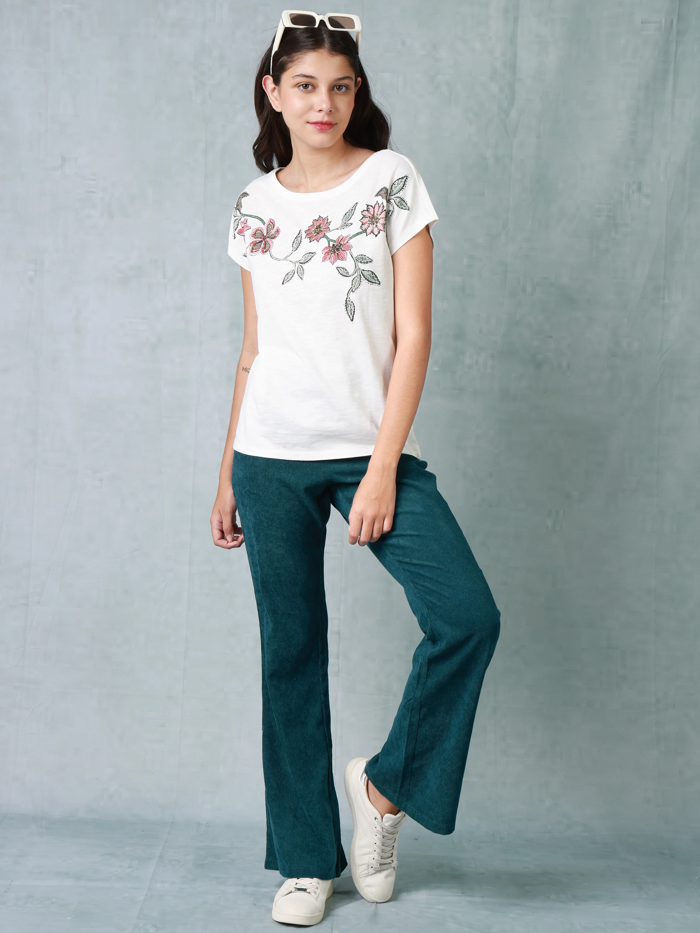Women White Floral Printed Organic Cotton T-shirt - Image 6