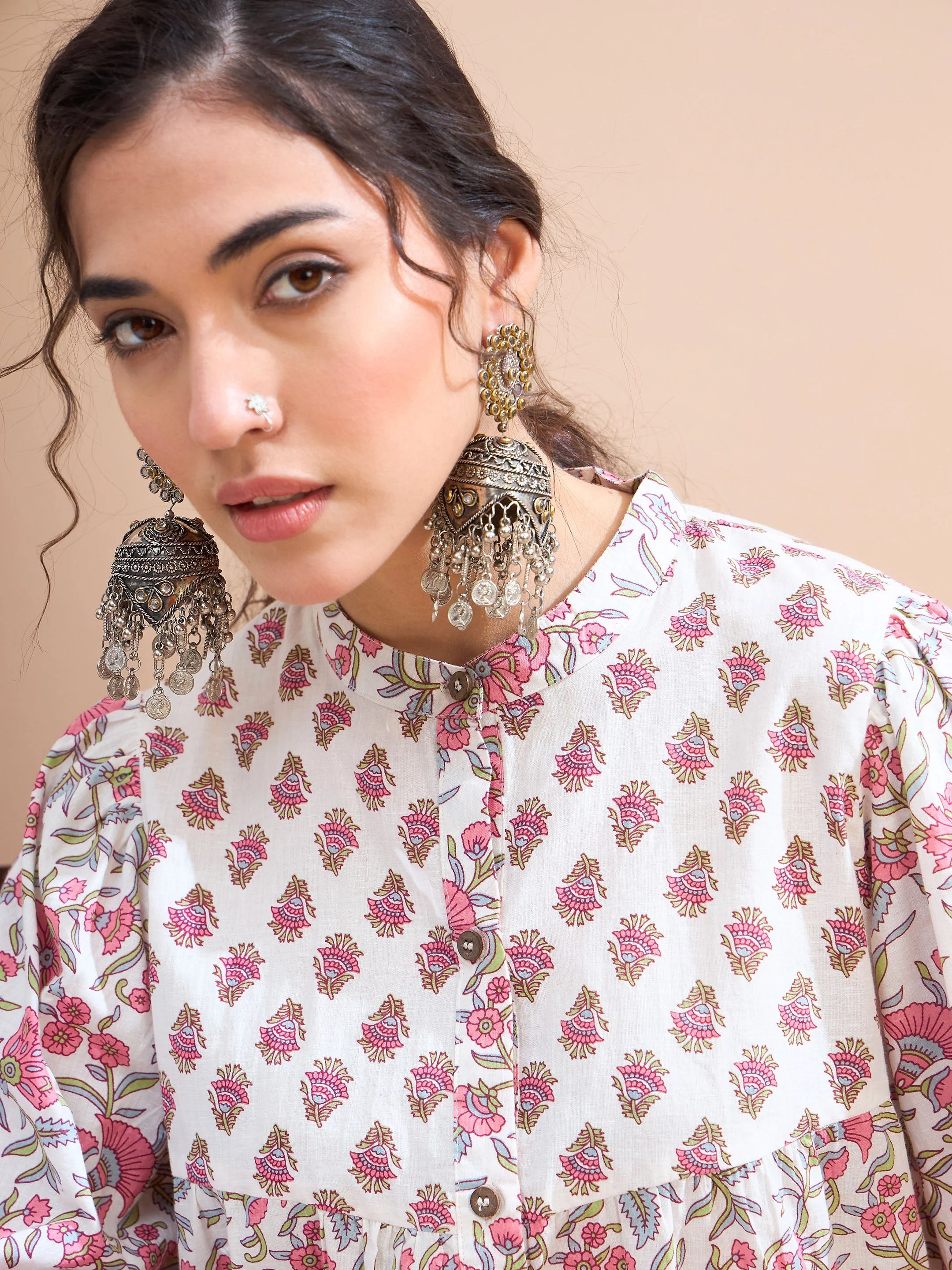 Women White Floral Sleeve Knot Buttonned Kurti - Image 4