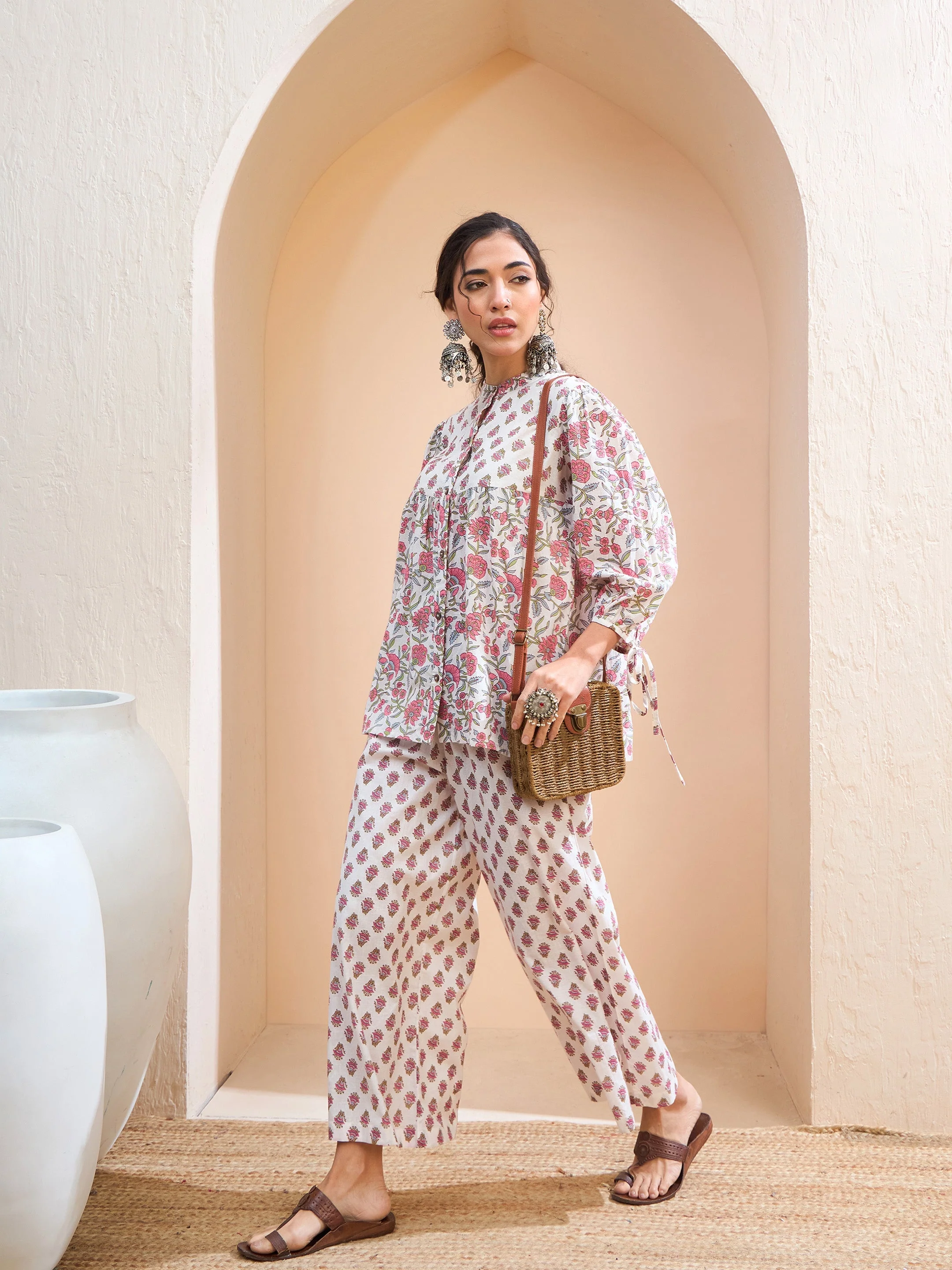 Women White Floral Sleeve Knot Buttonned Kurti - Image 5