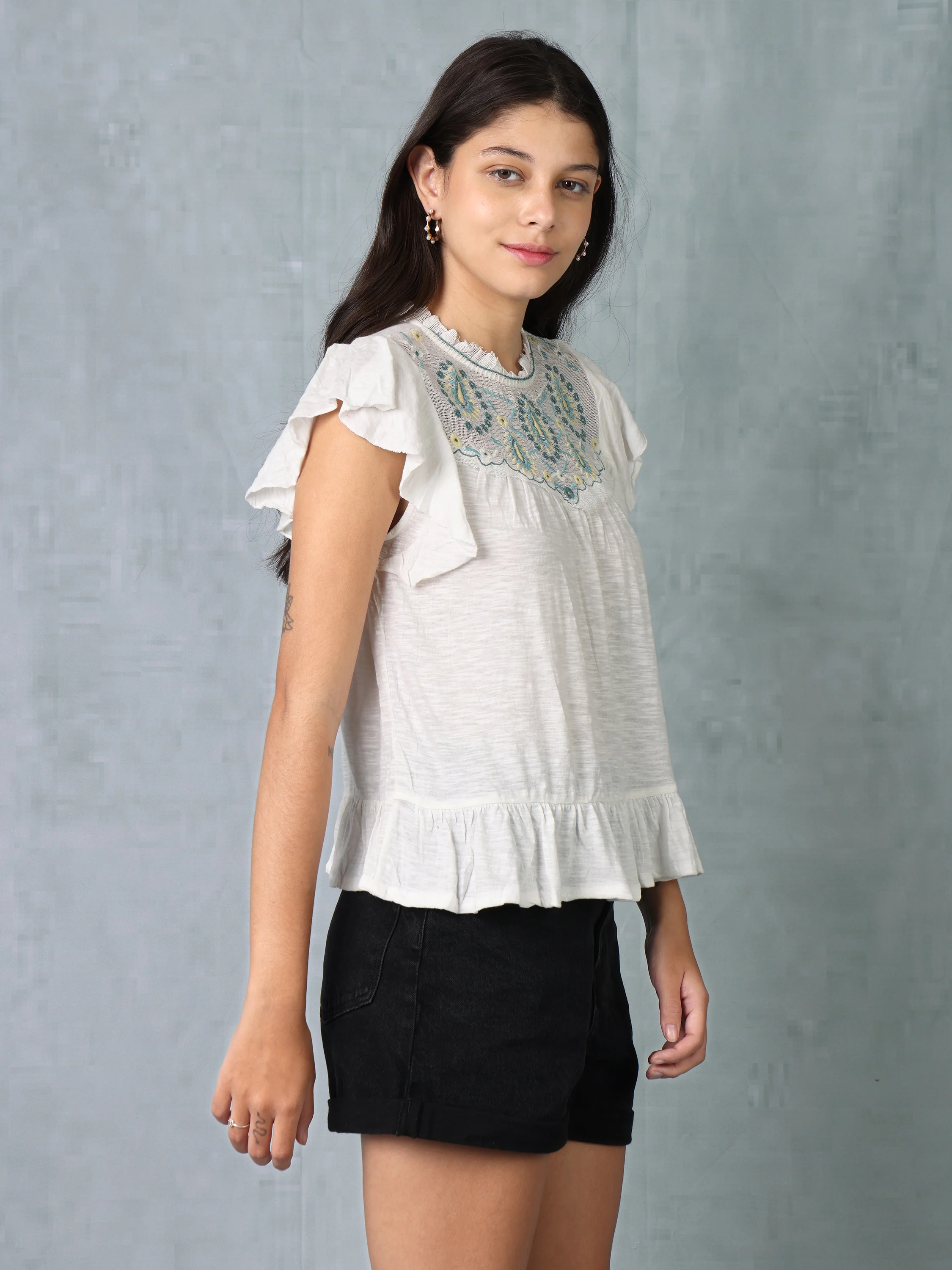 Women White & Green Embroidered Top - Image 4