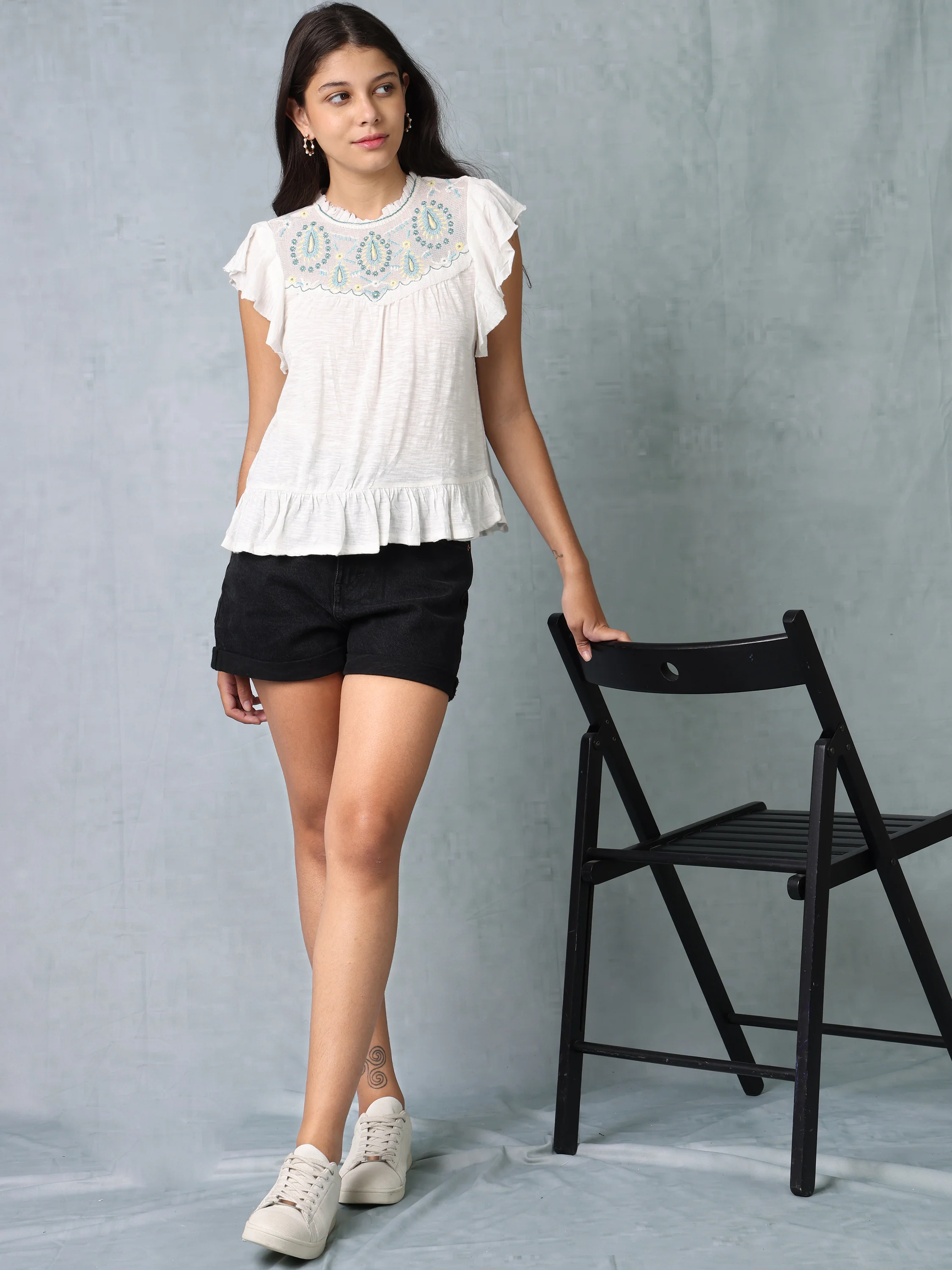 Women White & Green Embroidered Top - Image 6