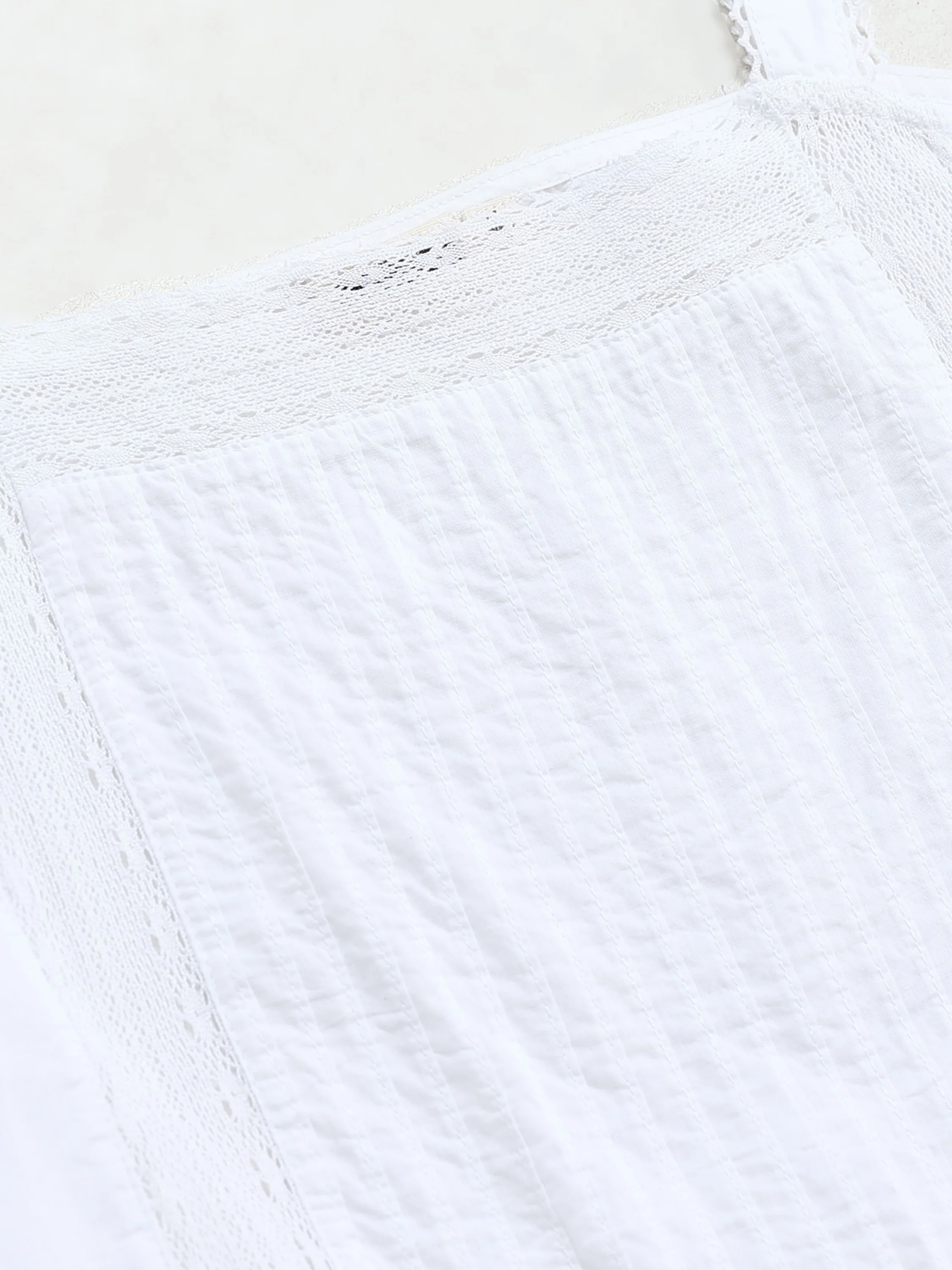Women White Lace Crop Top - Image 7