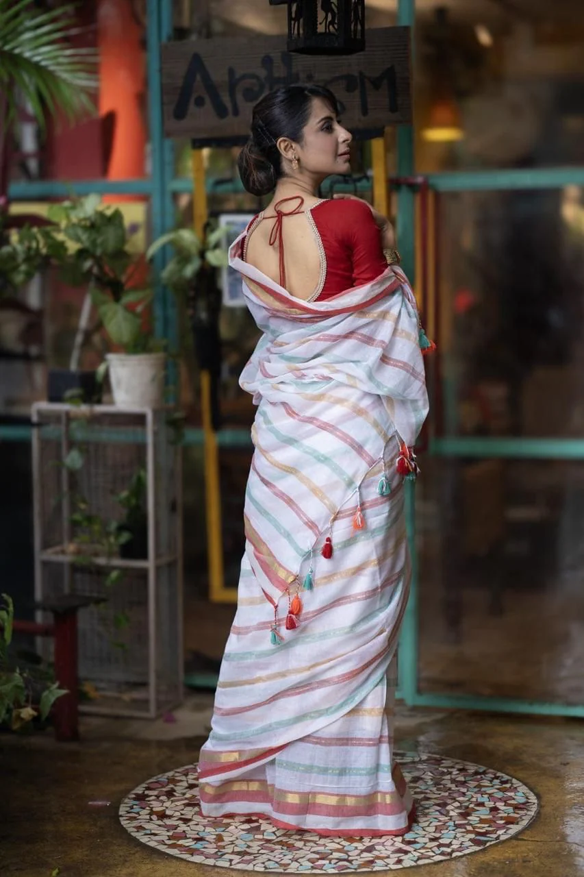 Women White Mul Cotton Stripes Saree - Image 6