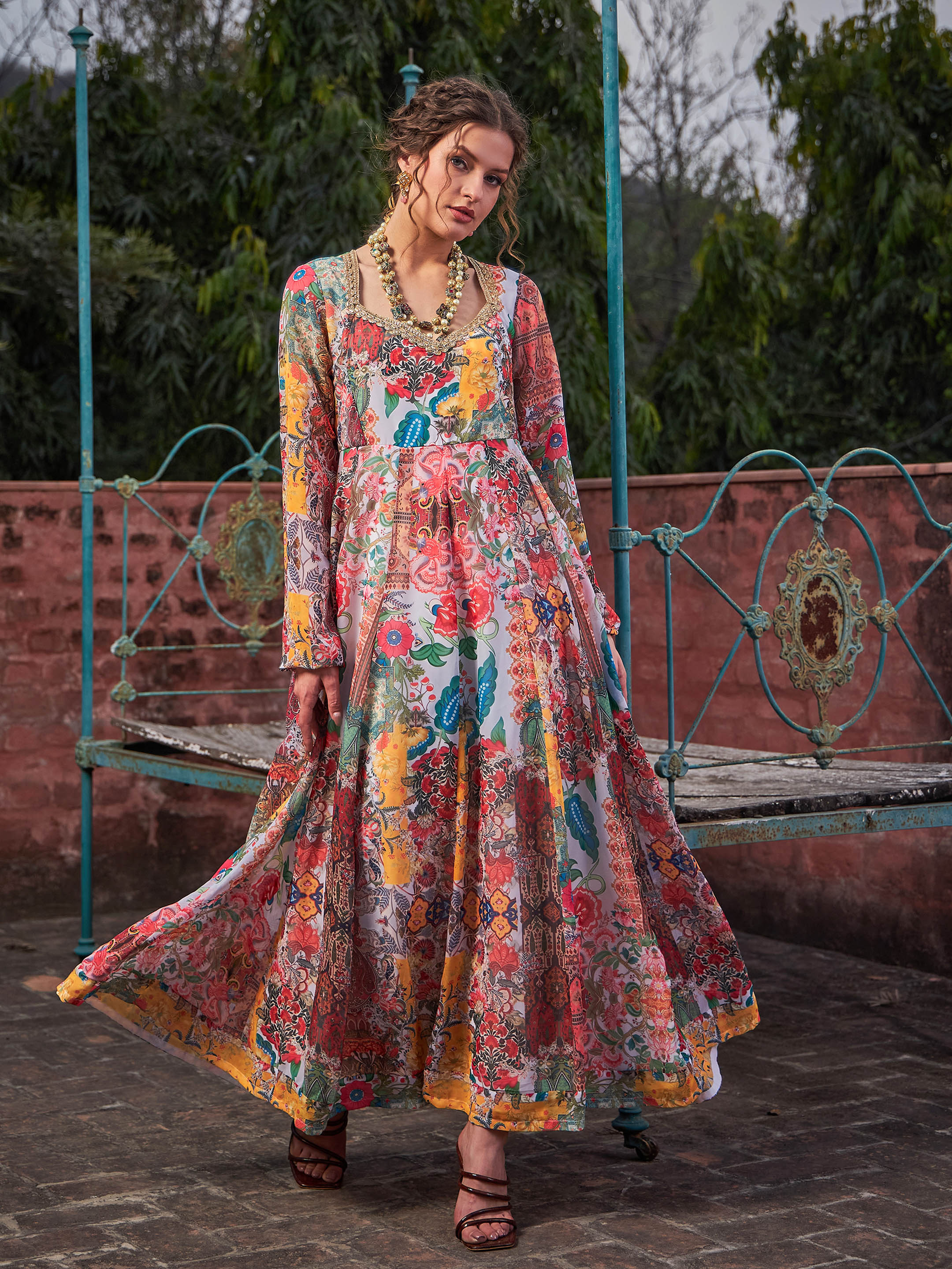 Women White Multi Floral Sweetheart Neck Anarkali Kurta - Image 2