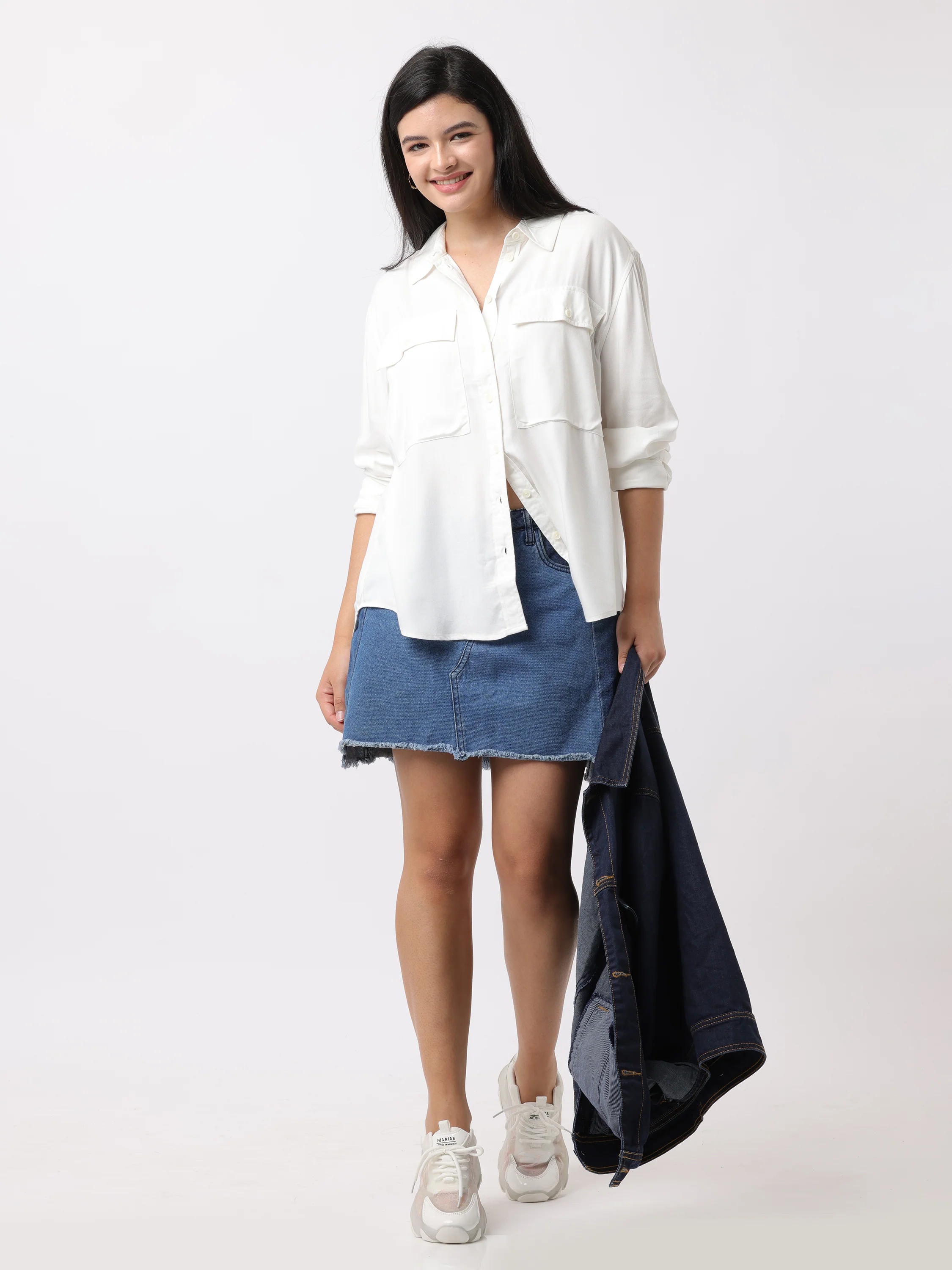 Women White Oversized shirt with pockets - Image 2