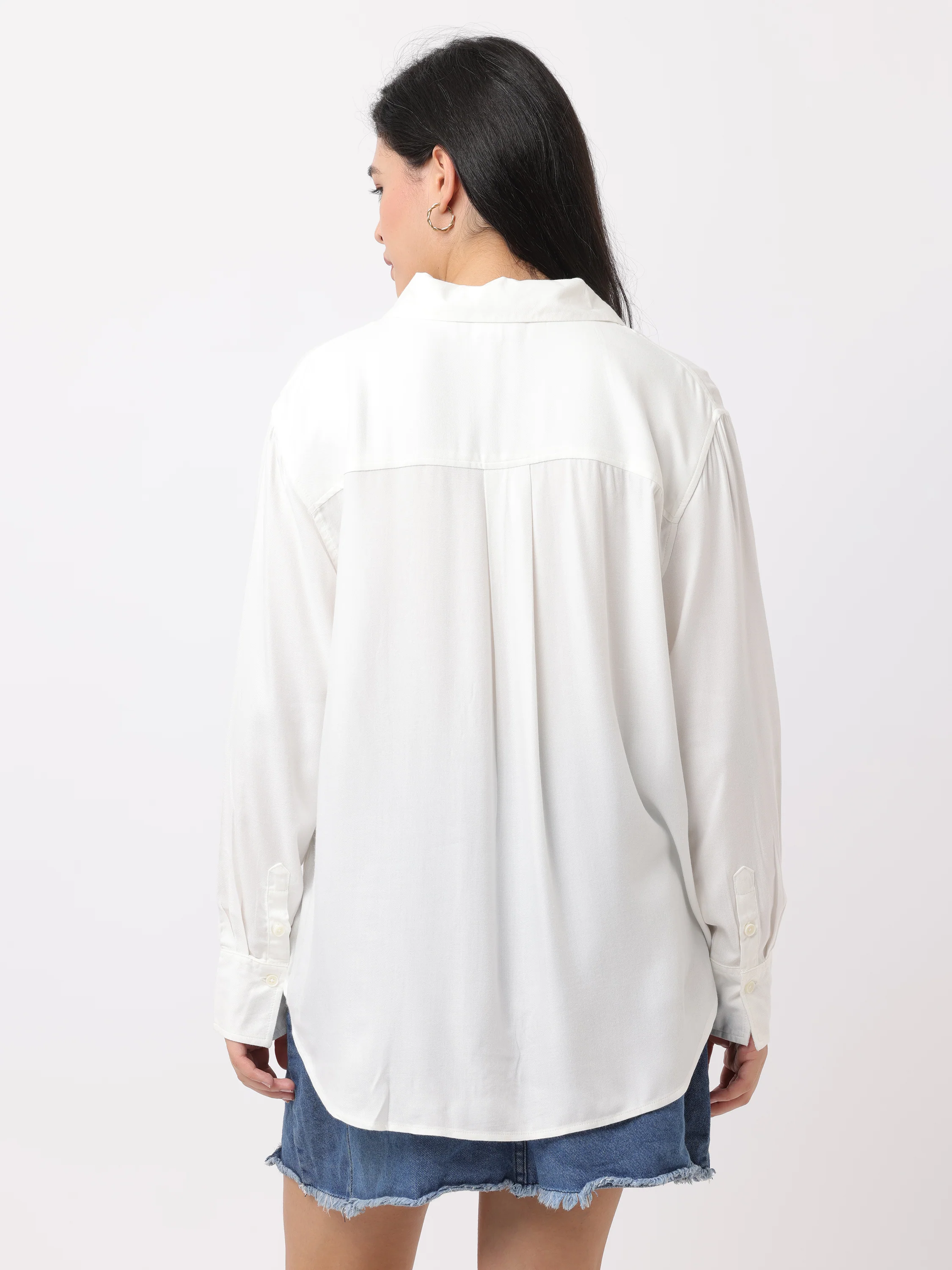 Women White Oversized shirt with pockets - Image 4