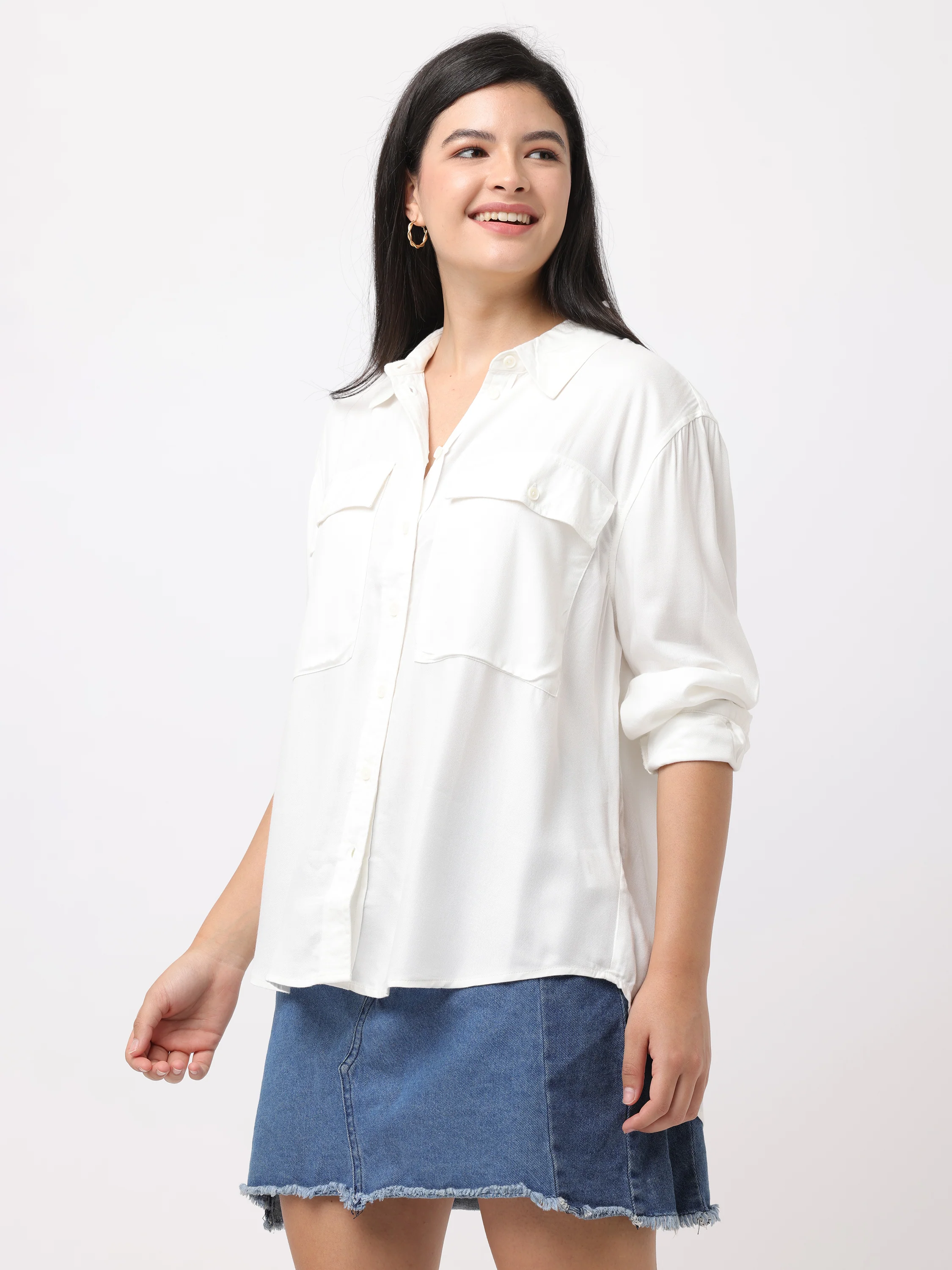 Women White Oversized shirt with pockets - Image 5