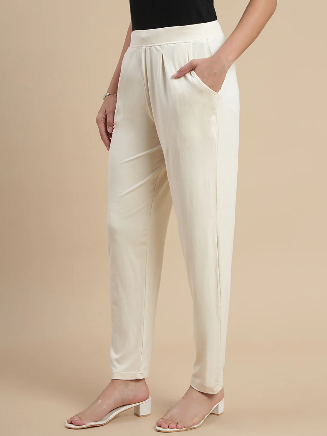 Women White Pencil Fit Pants - Image 2