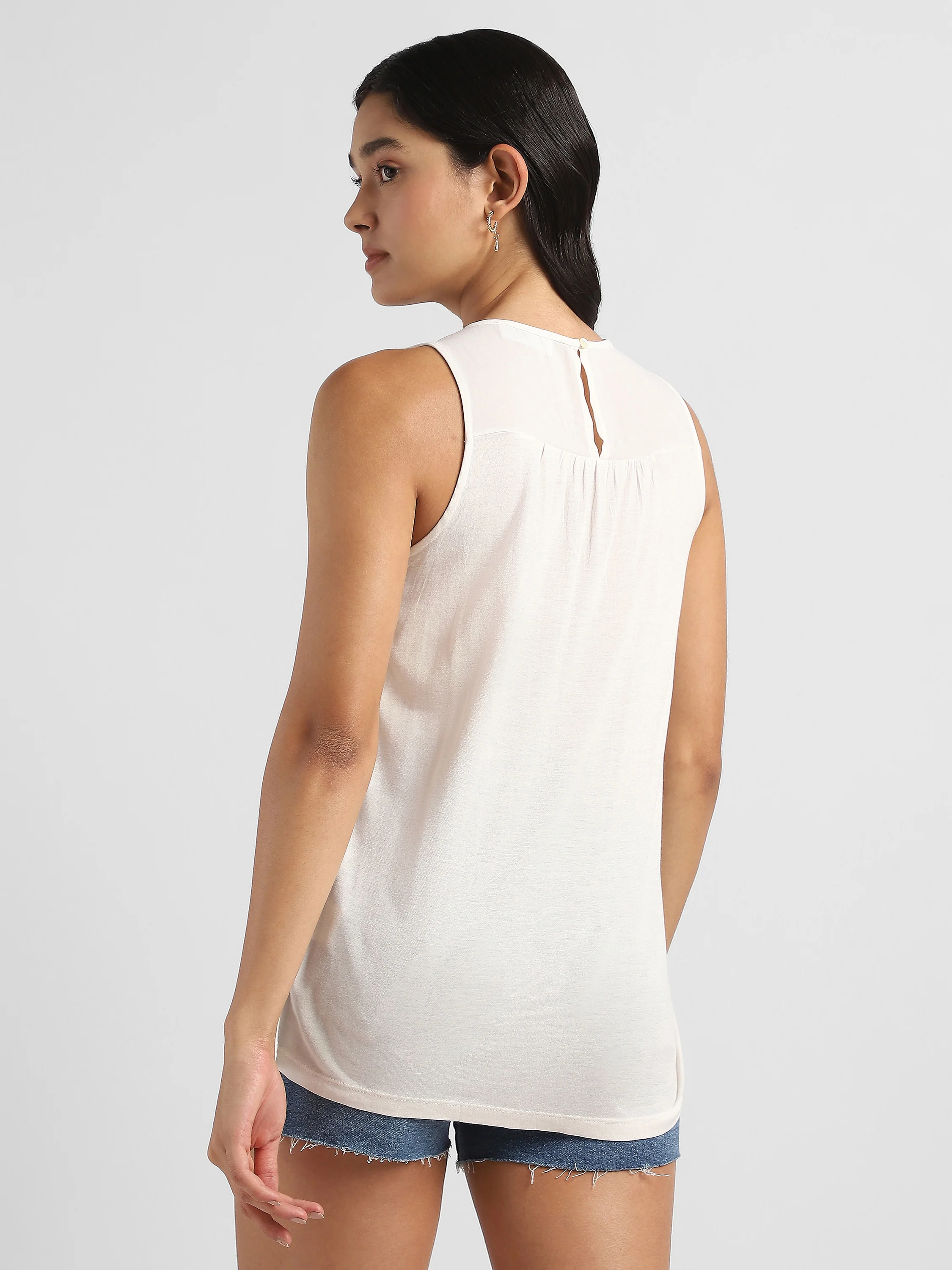 Women White Pleated Top - Image 4