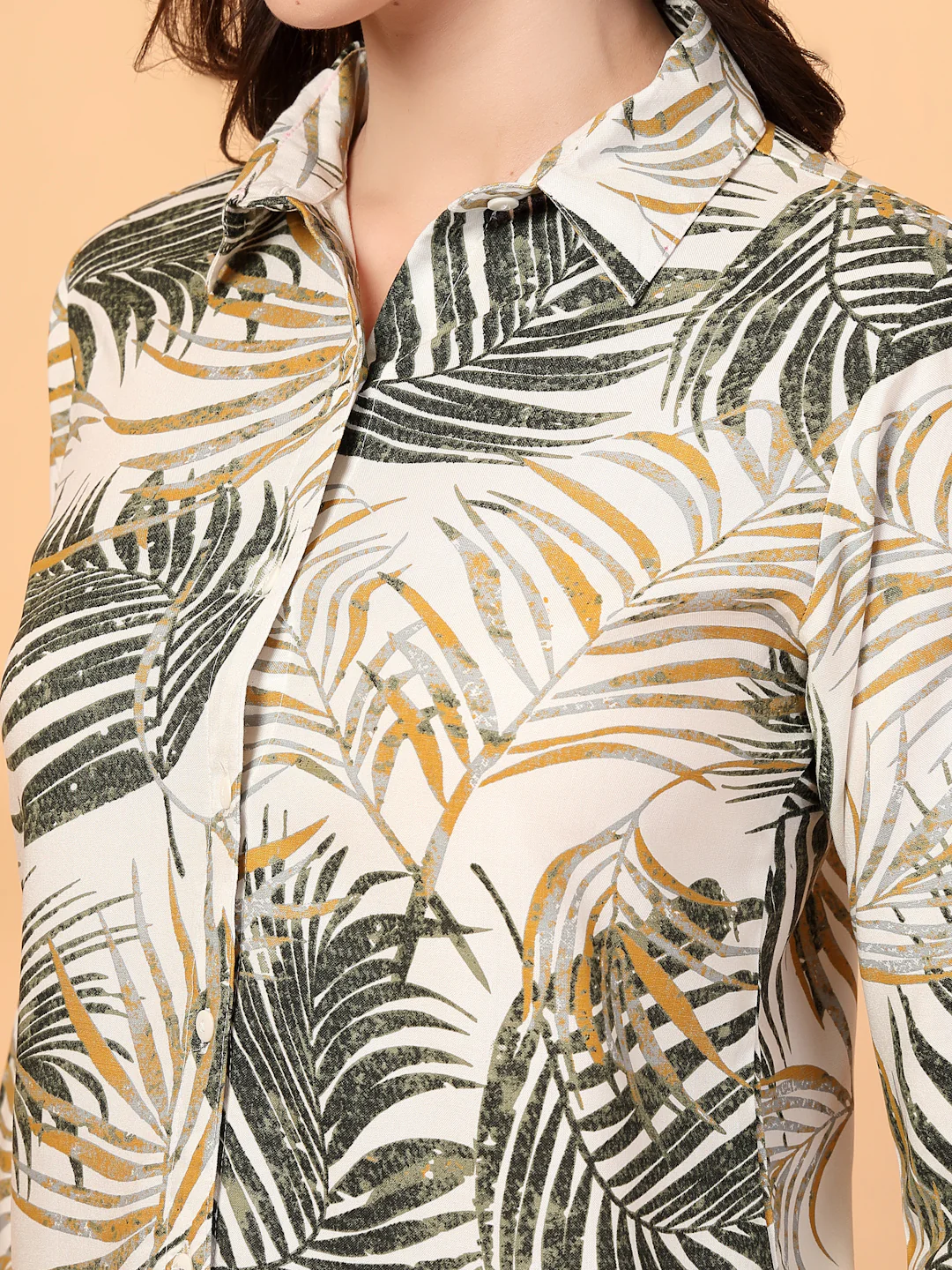 Women White  Printed Co-ords - Image 4