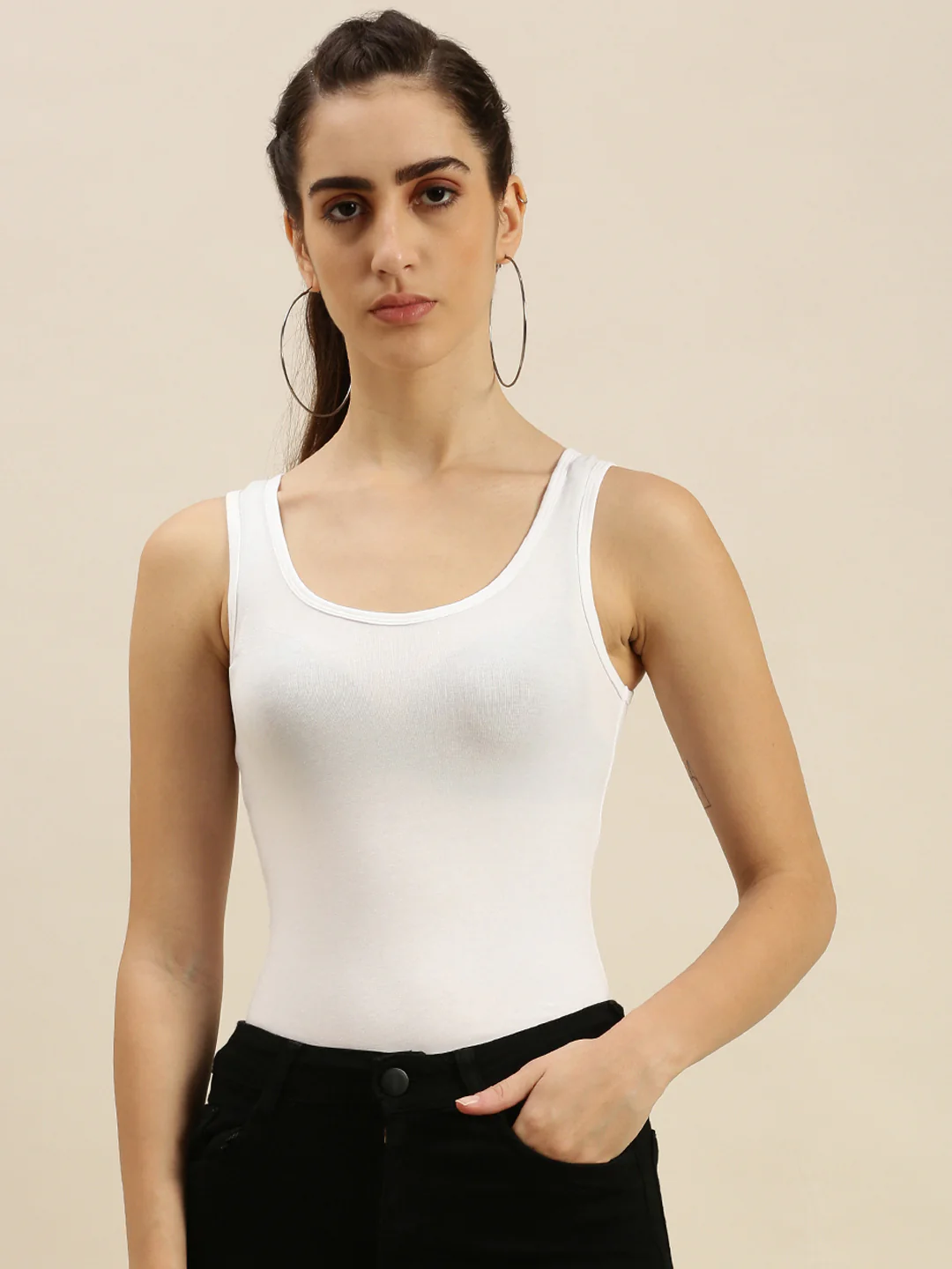 Women White Razor Back - Image 3
