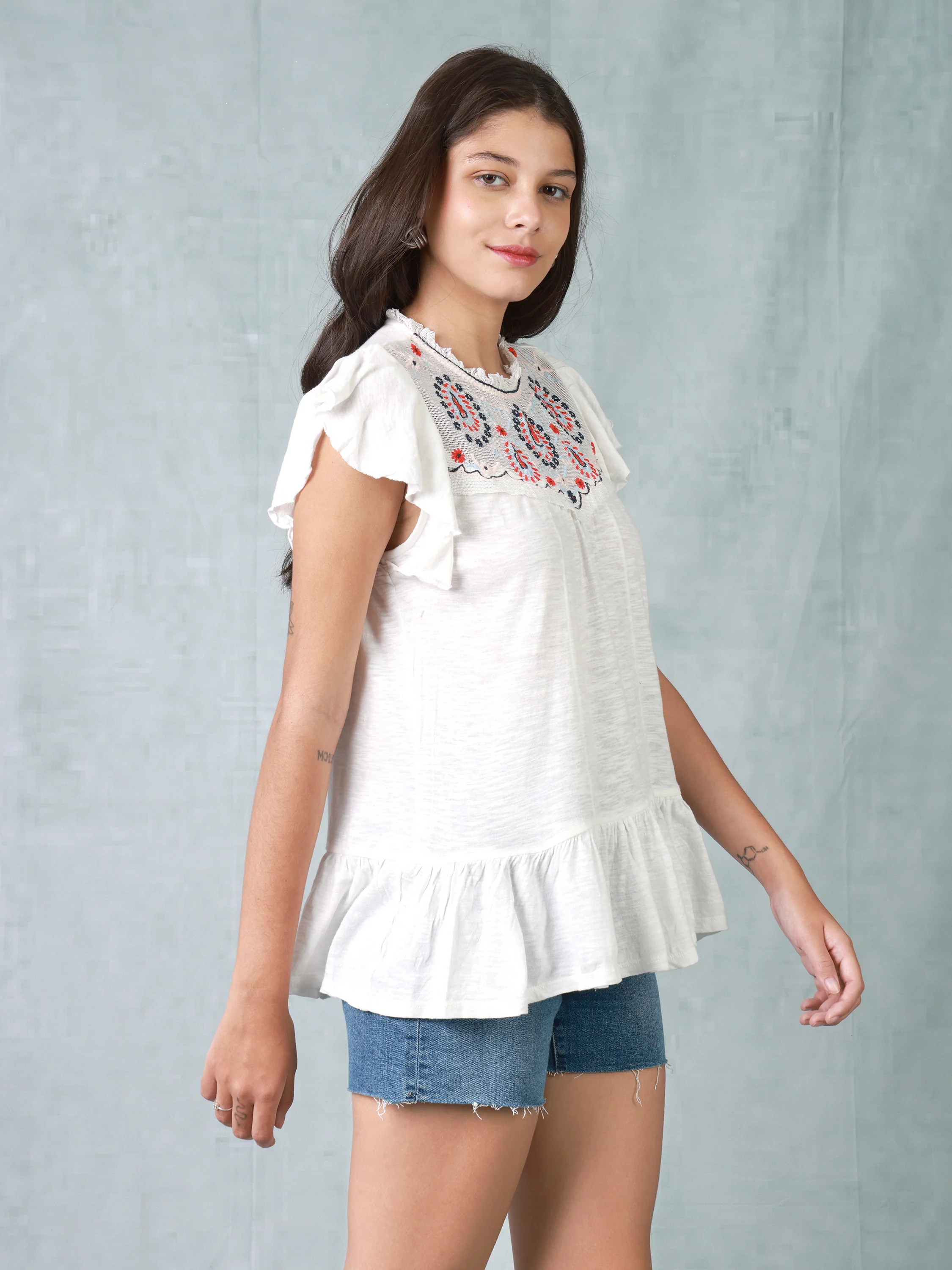Women White & Red Embroidered Top - Image 2