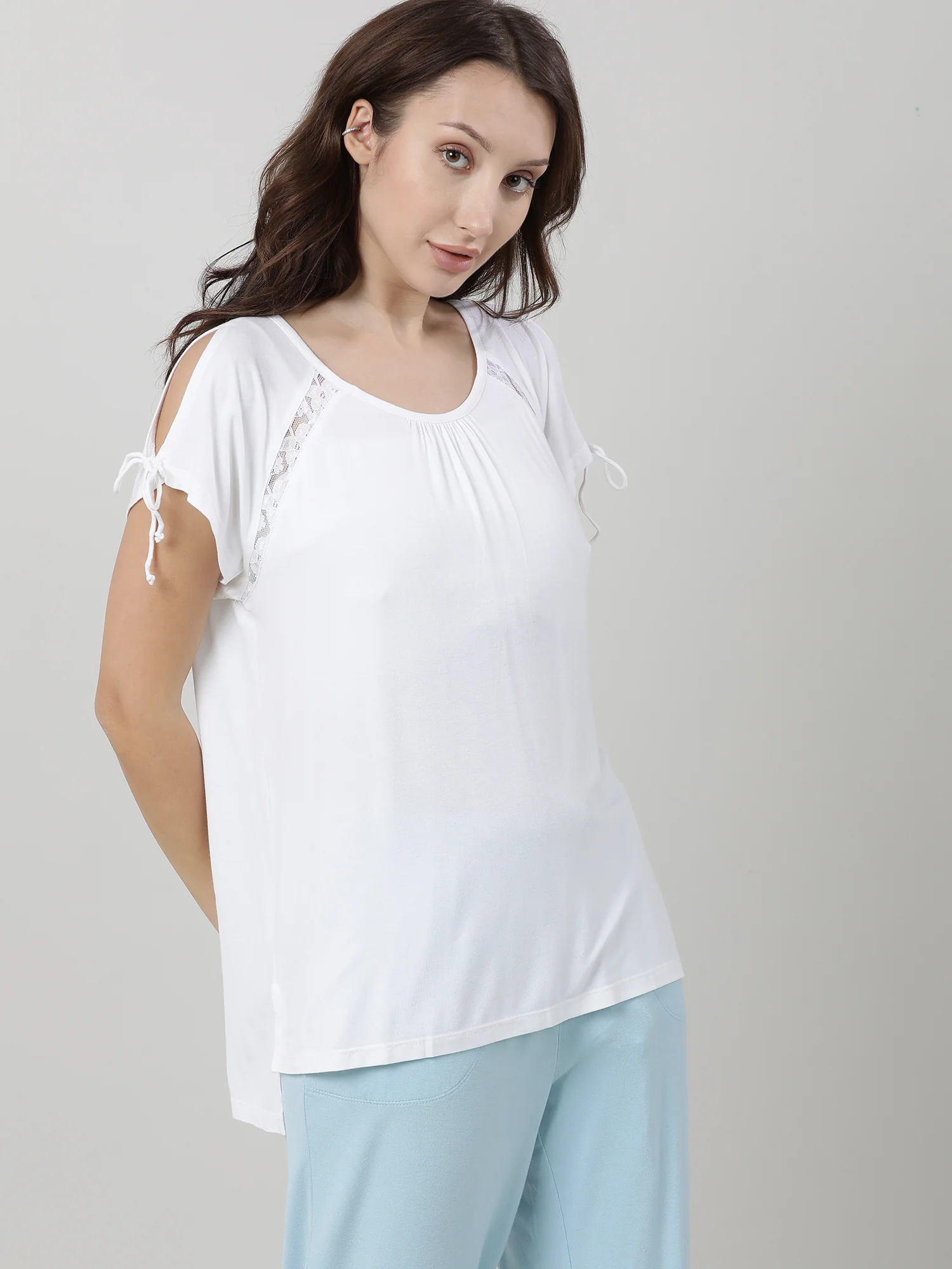 Women White Relaxed Fit T shirt - Image 3
