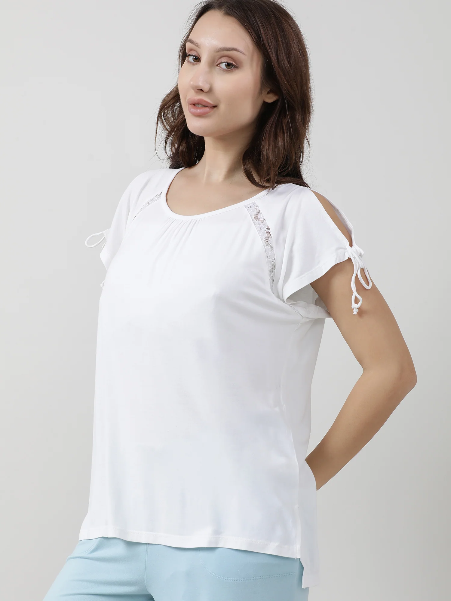 Women White Relaxed Fit T shirt - Image 4