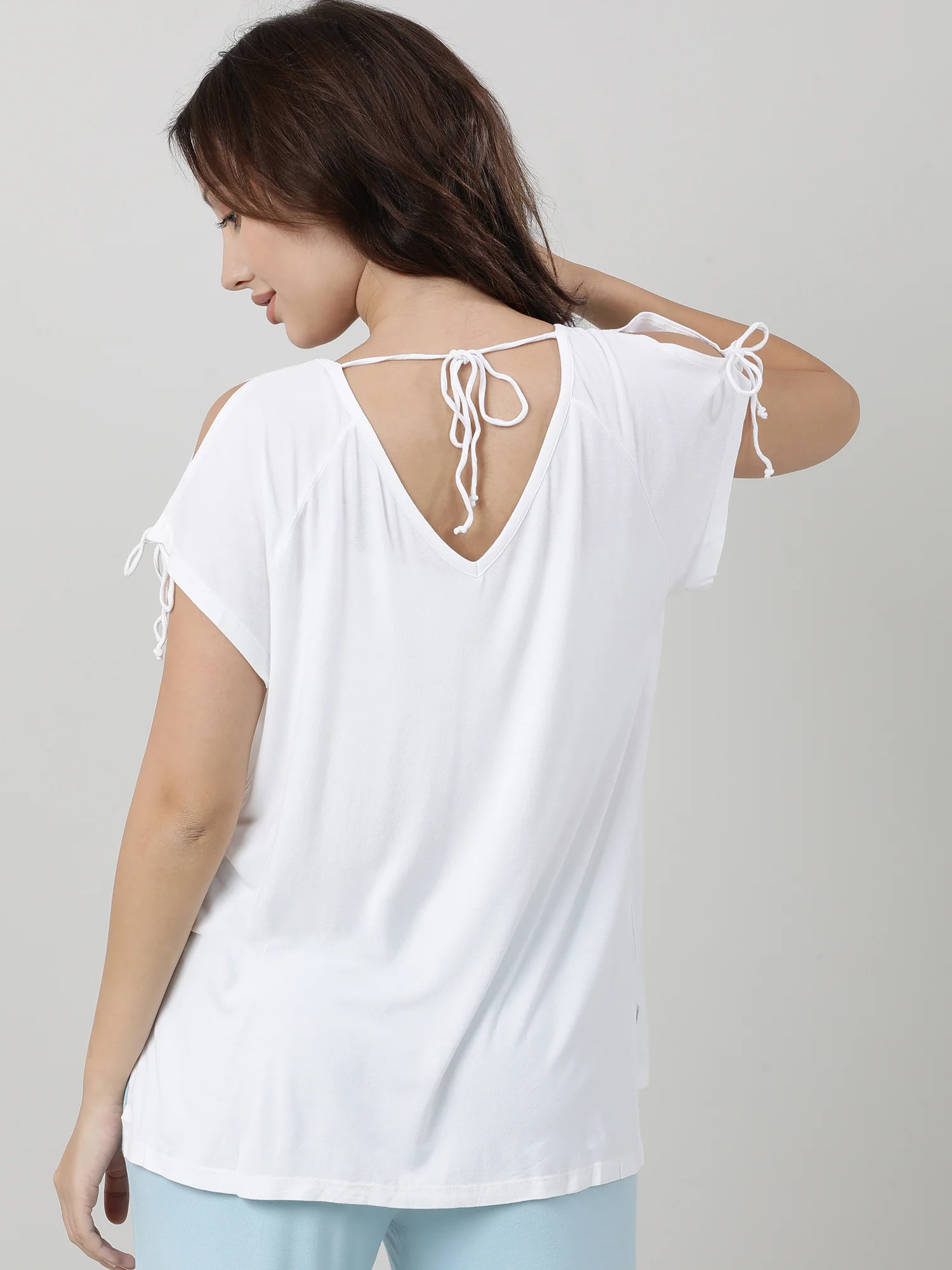 Women White Relaxed Fit T shirt - Image 6