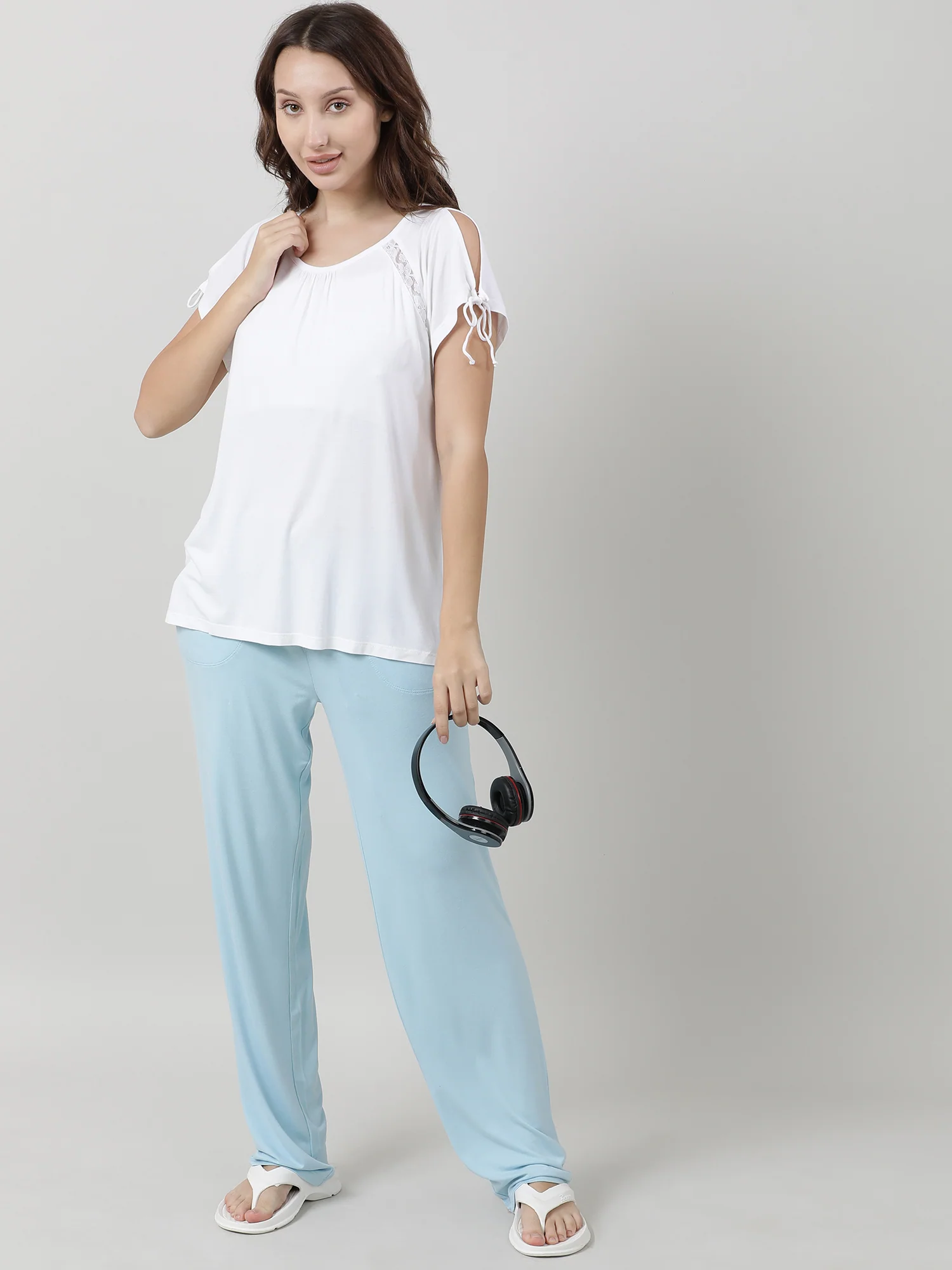 Women White Relaxed Fit T shirt - Image 7