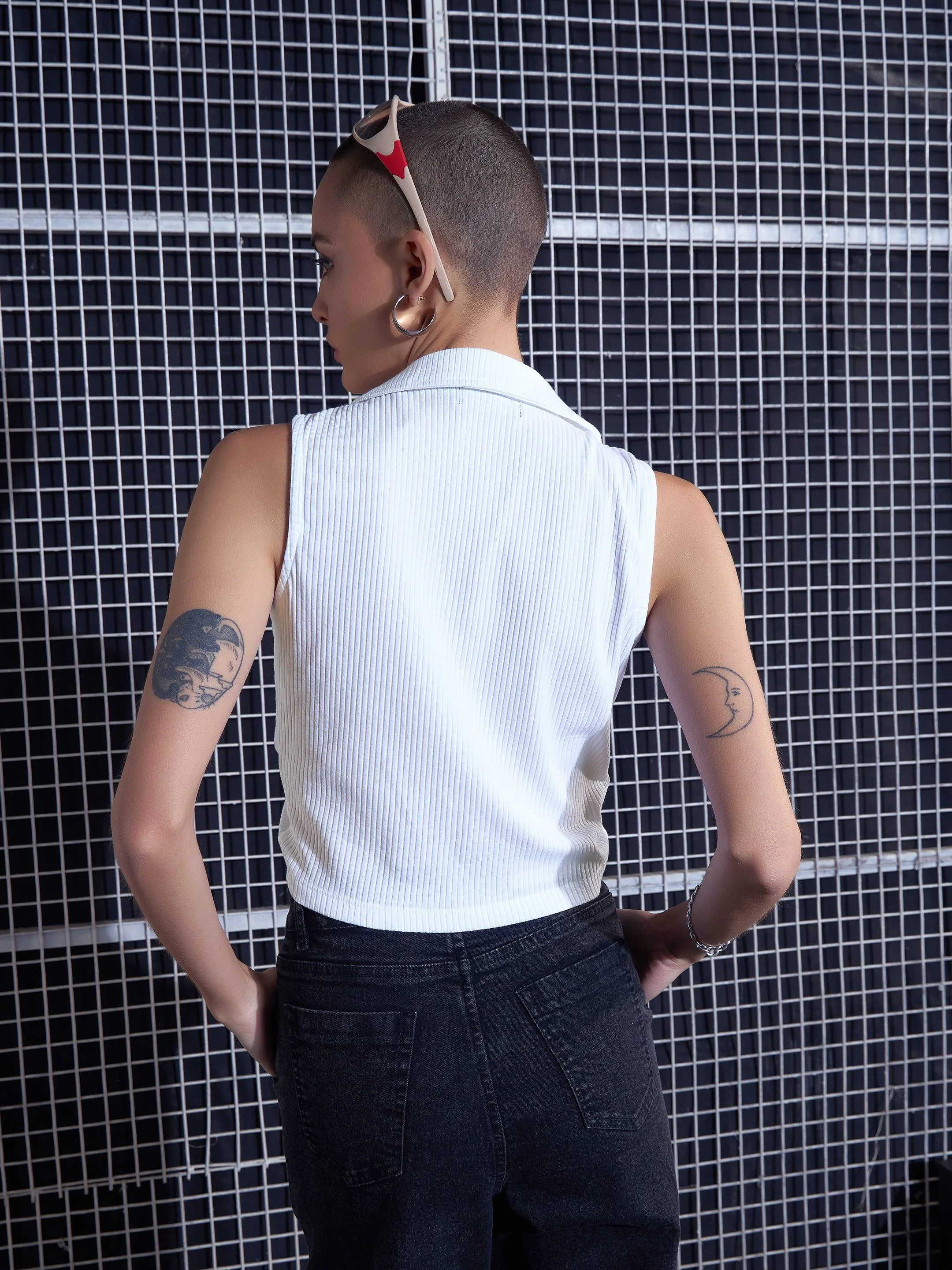 Women White Rib Front Rouched Tank Top - Image 5