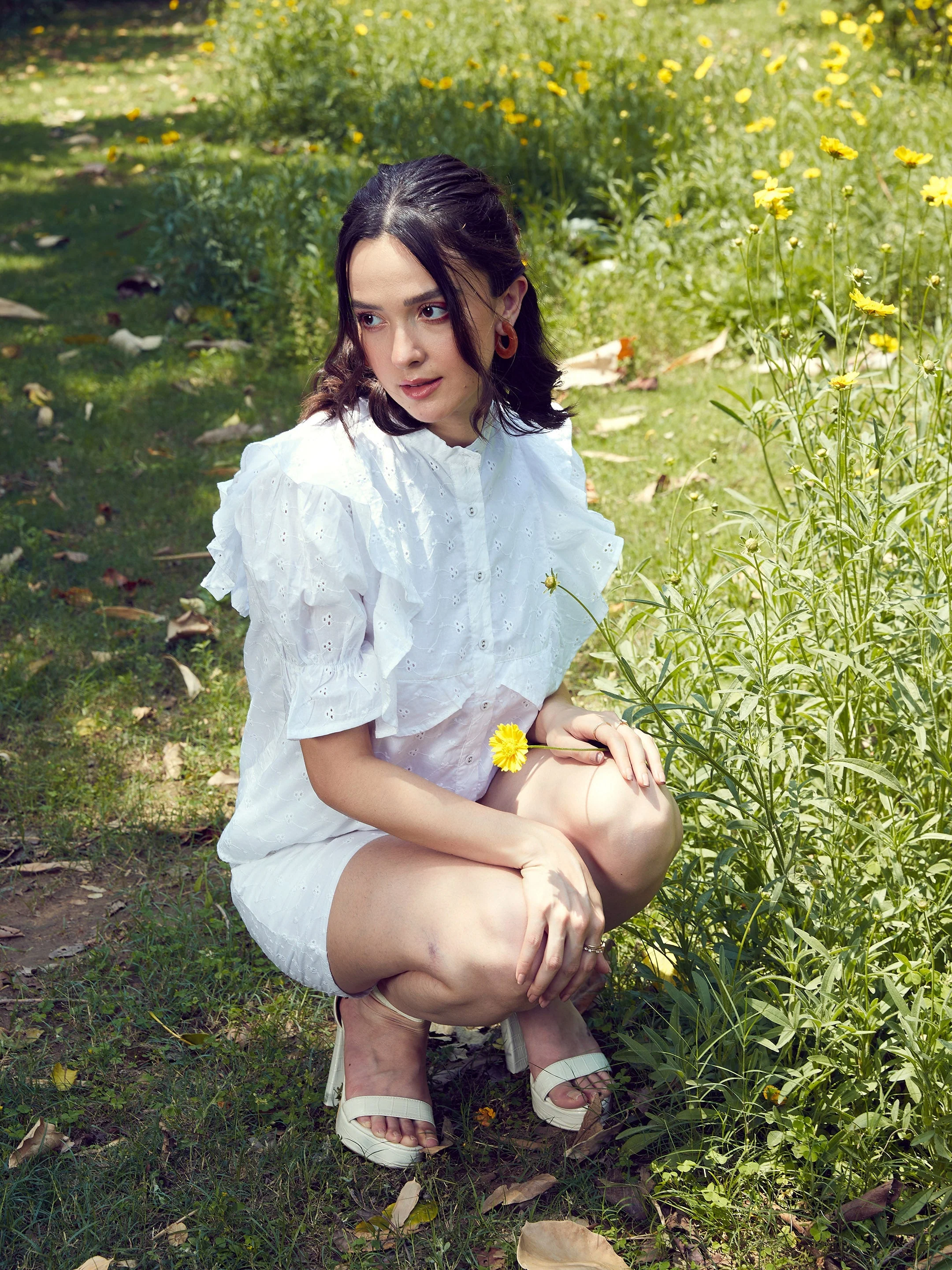 Women White Schiffli Puff Sleeves Shirt With Paperwaist Shorts - Image 2