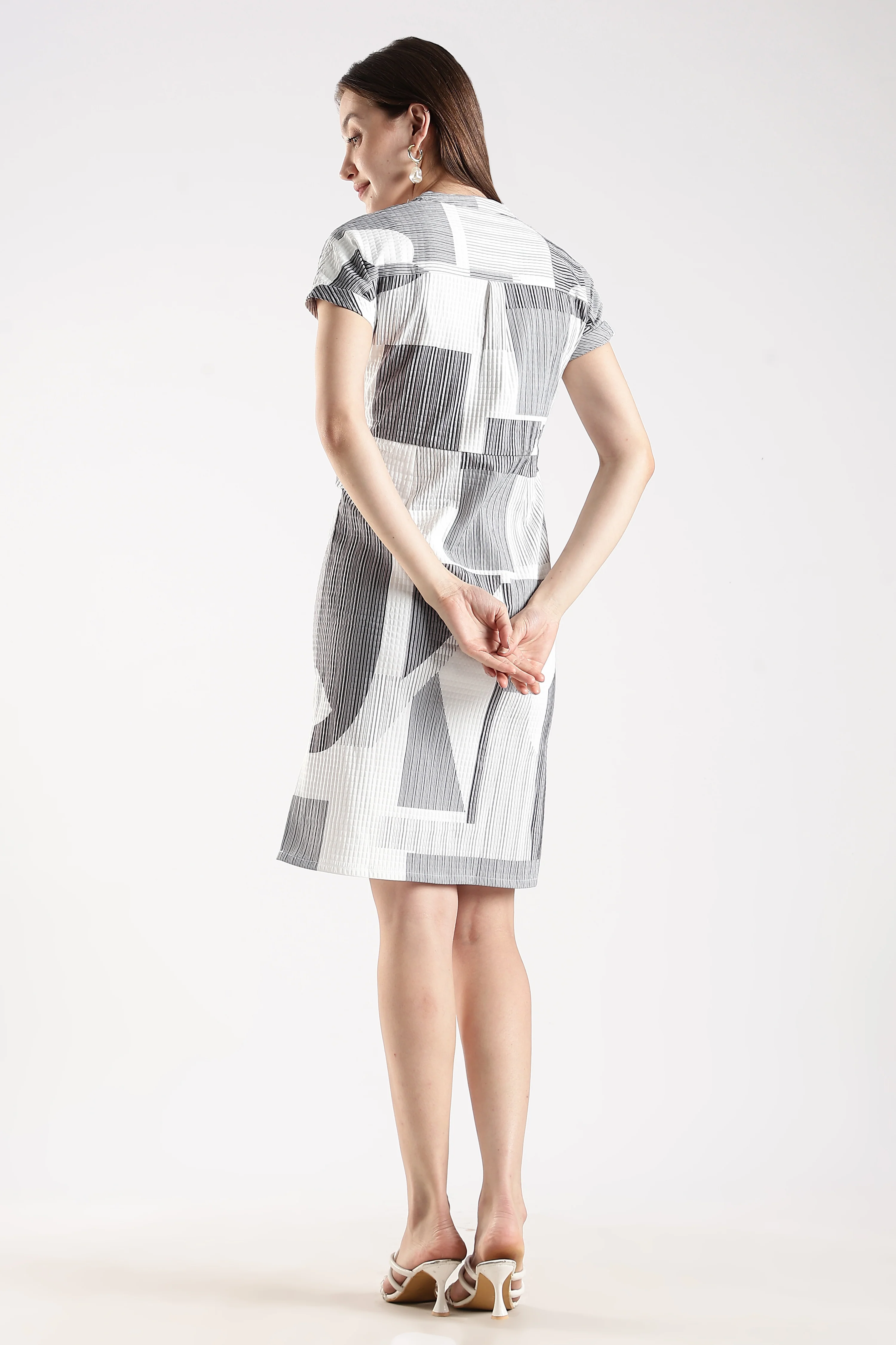 Women White Textured Dress With Drawstrings - Image 2