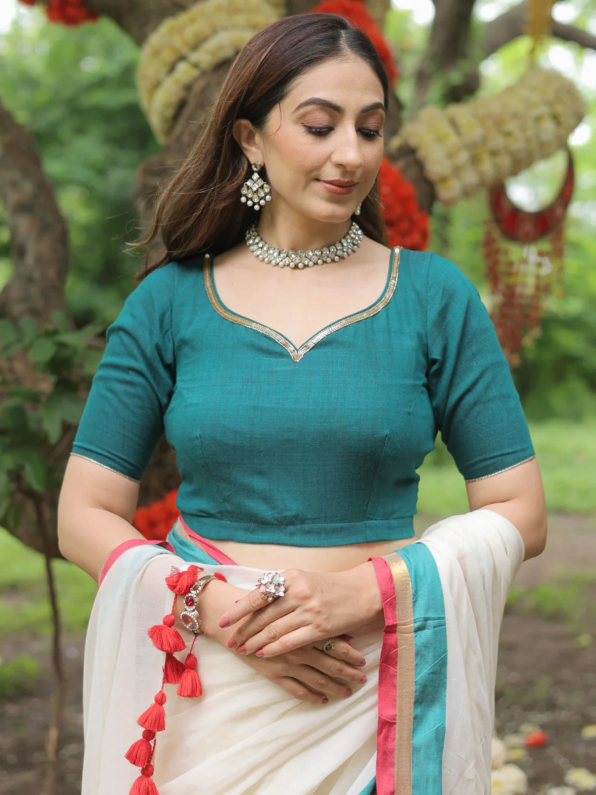 Women White Try Color Mul Cotton Saree - Image 3
