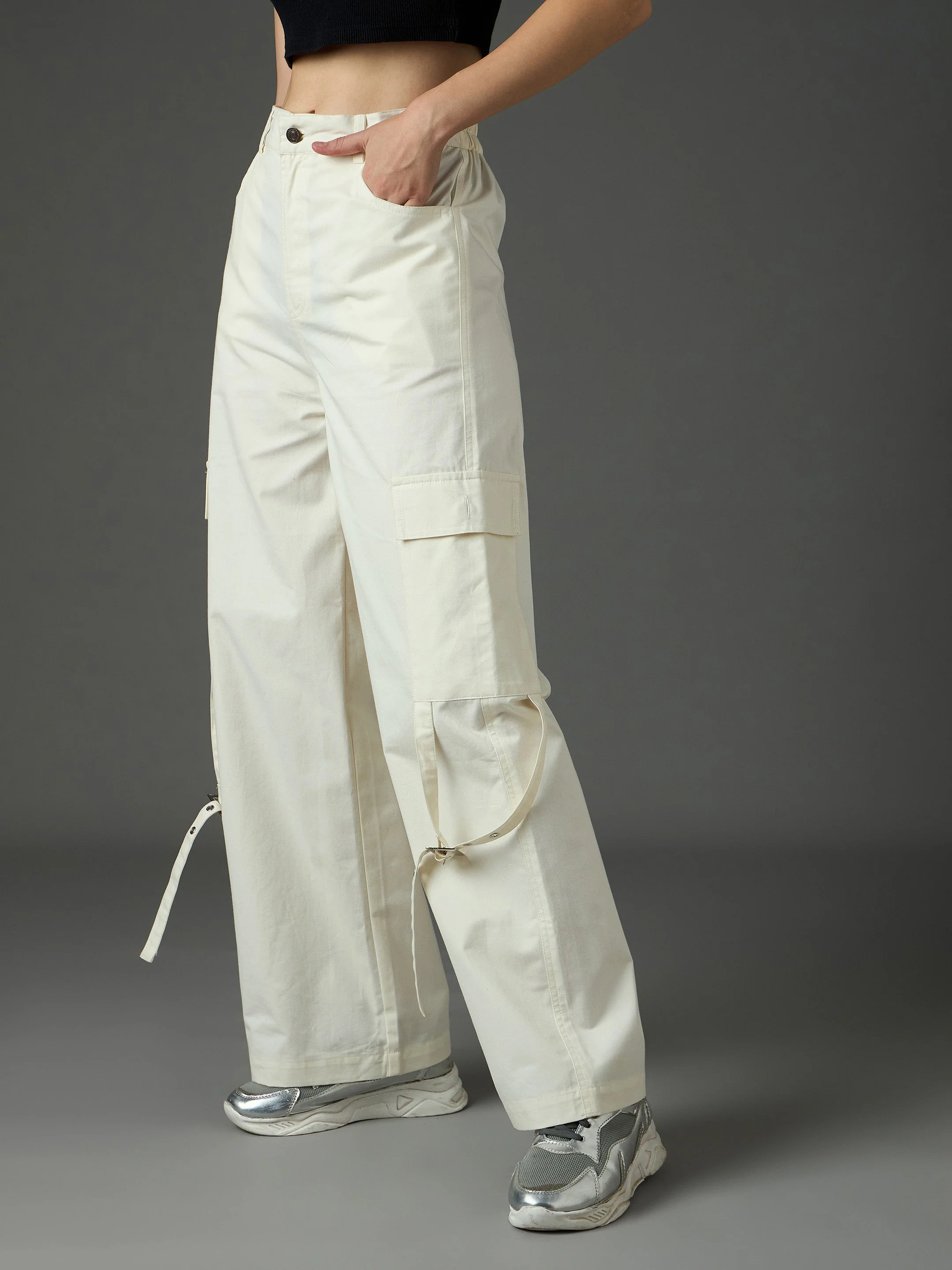 Women White Twill Pocket Loop Detail Cargo Pants - Image 3