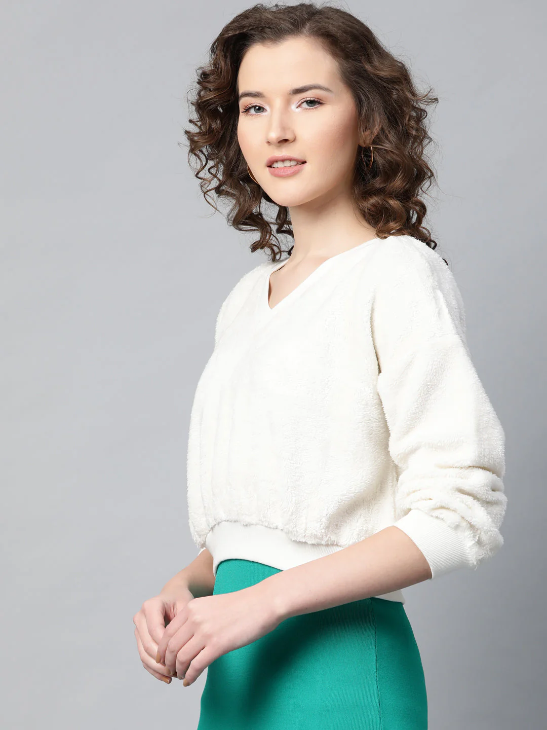 Women White V-Neck Faux Fur Crop Sweatshirt - Image 2