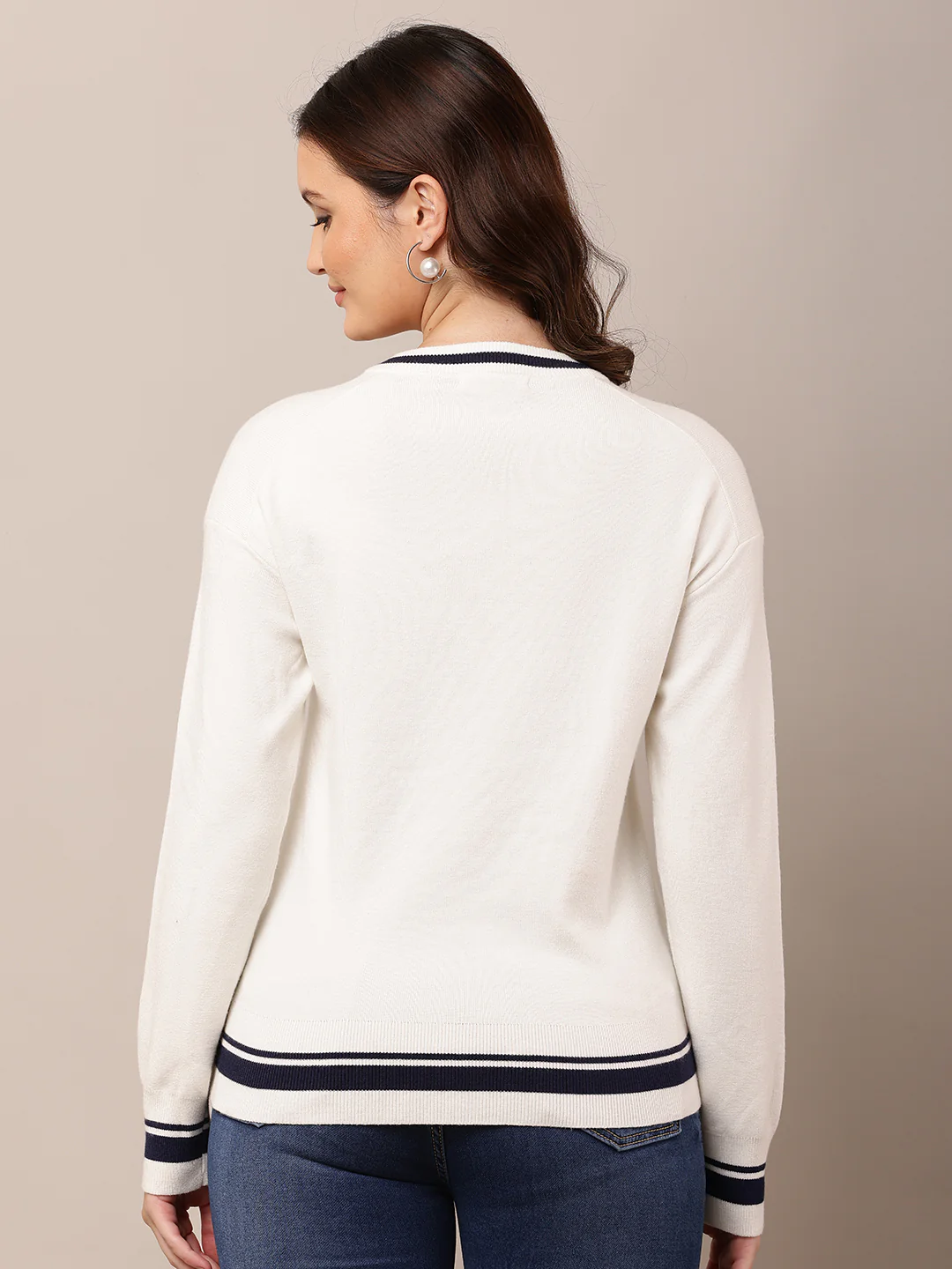 Women White V-Neck Full Sleeve Sweater - Image 4