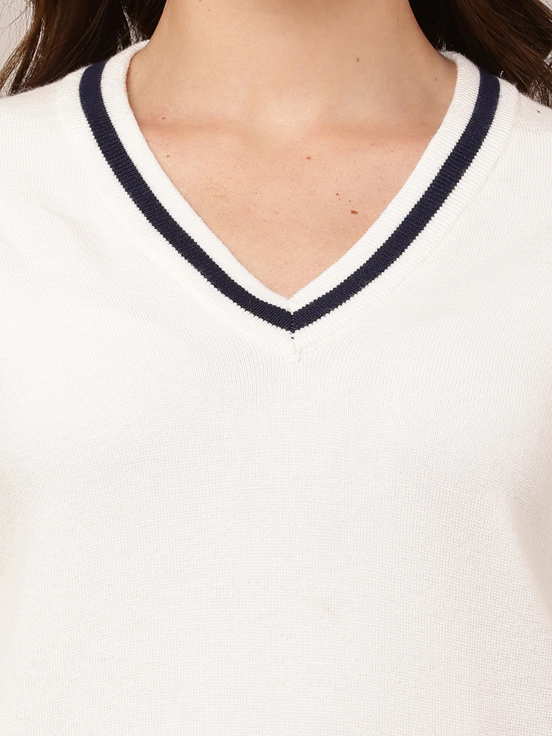 Women White V-Neck Full Sleeve Sweater - Image 5